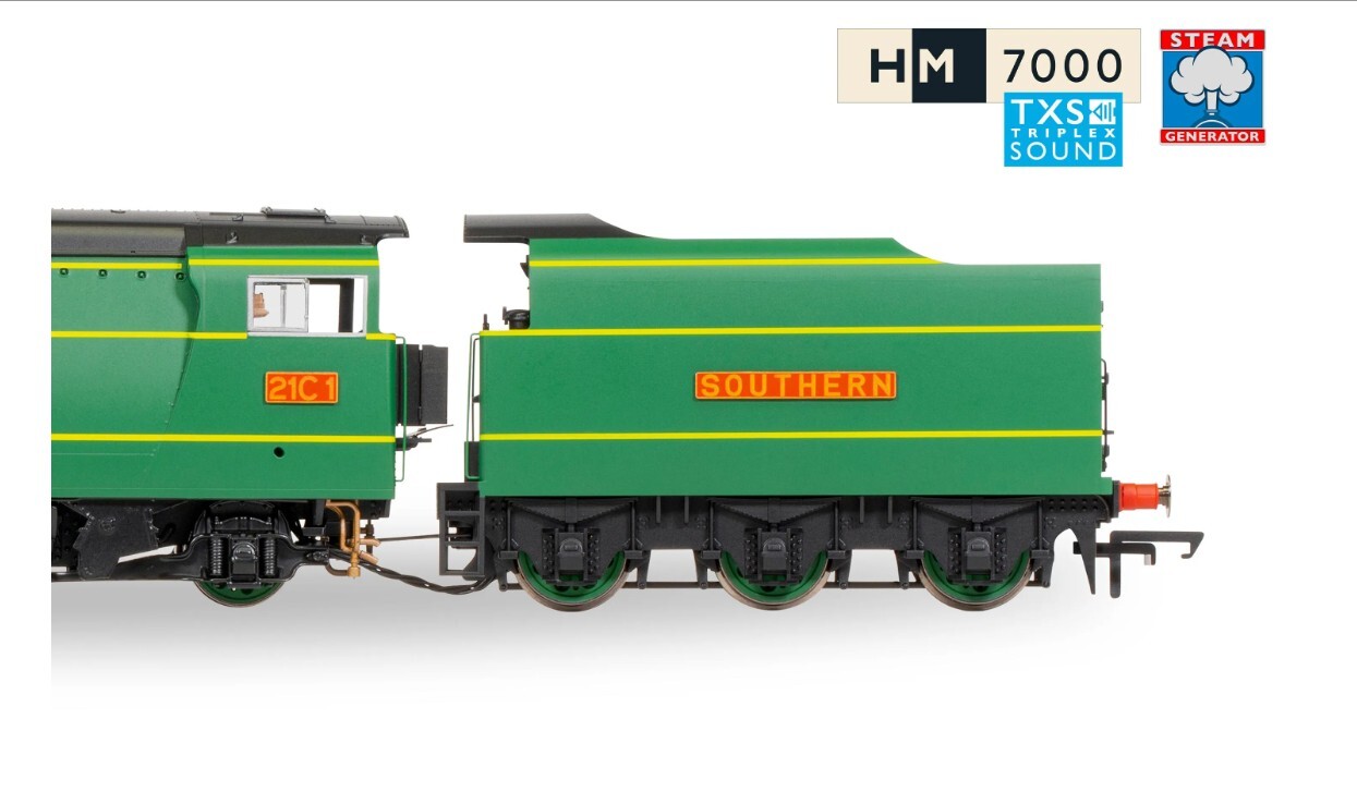 Hornby R30399SS OO scale SR - Merchant Navy Class - 21C1 'Channel Packet' (With Steam Generator)