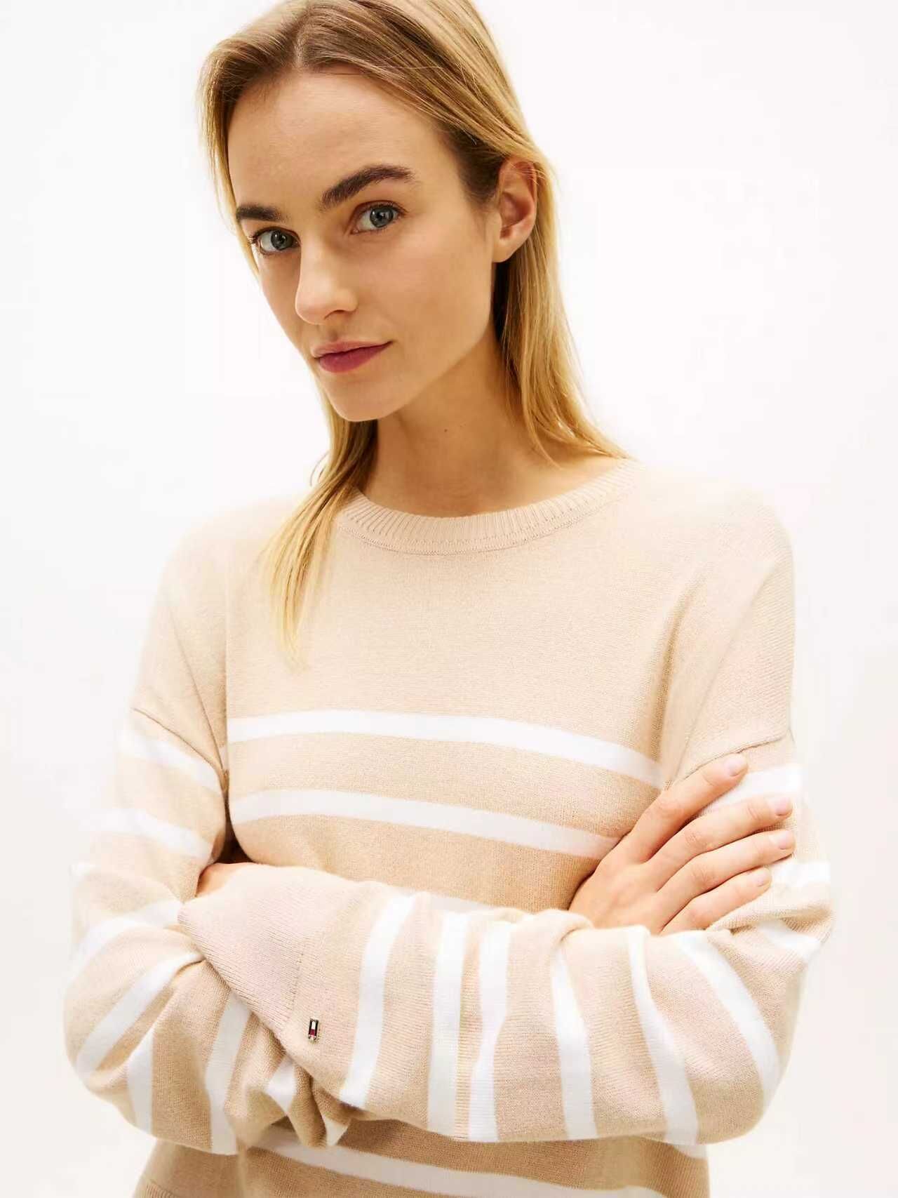 【預購】TOMMY HILFIGER N090532 Layered-Look 女裝間紋長袖上衣 (米色)