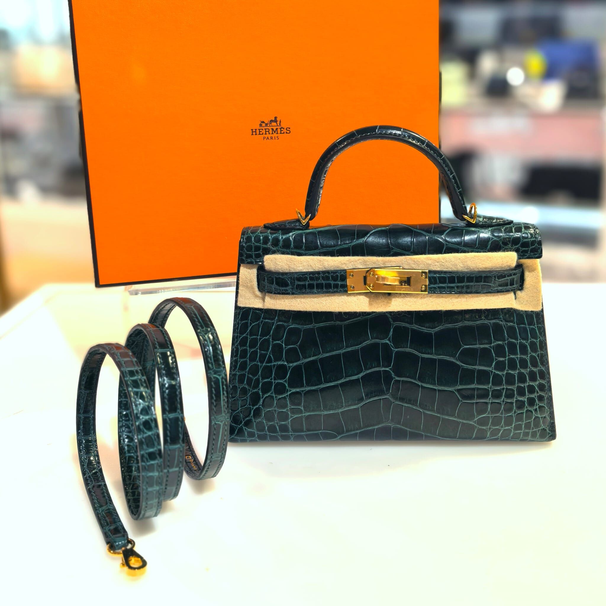 99%NEW二手HERMES MINI KELLY 二代 6OVert Cypres松柏綠/金扣 亮面鱷魚皮 Crocodile #香榭站正品