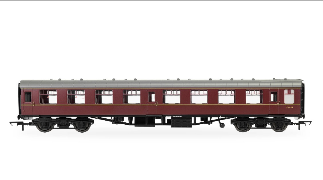 Hornby R40517 OO scale BR - MK1 Tourist - E4050 - Second Open Coach