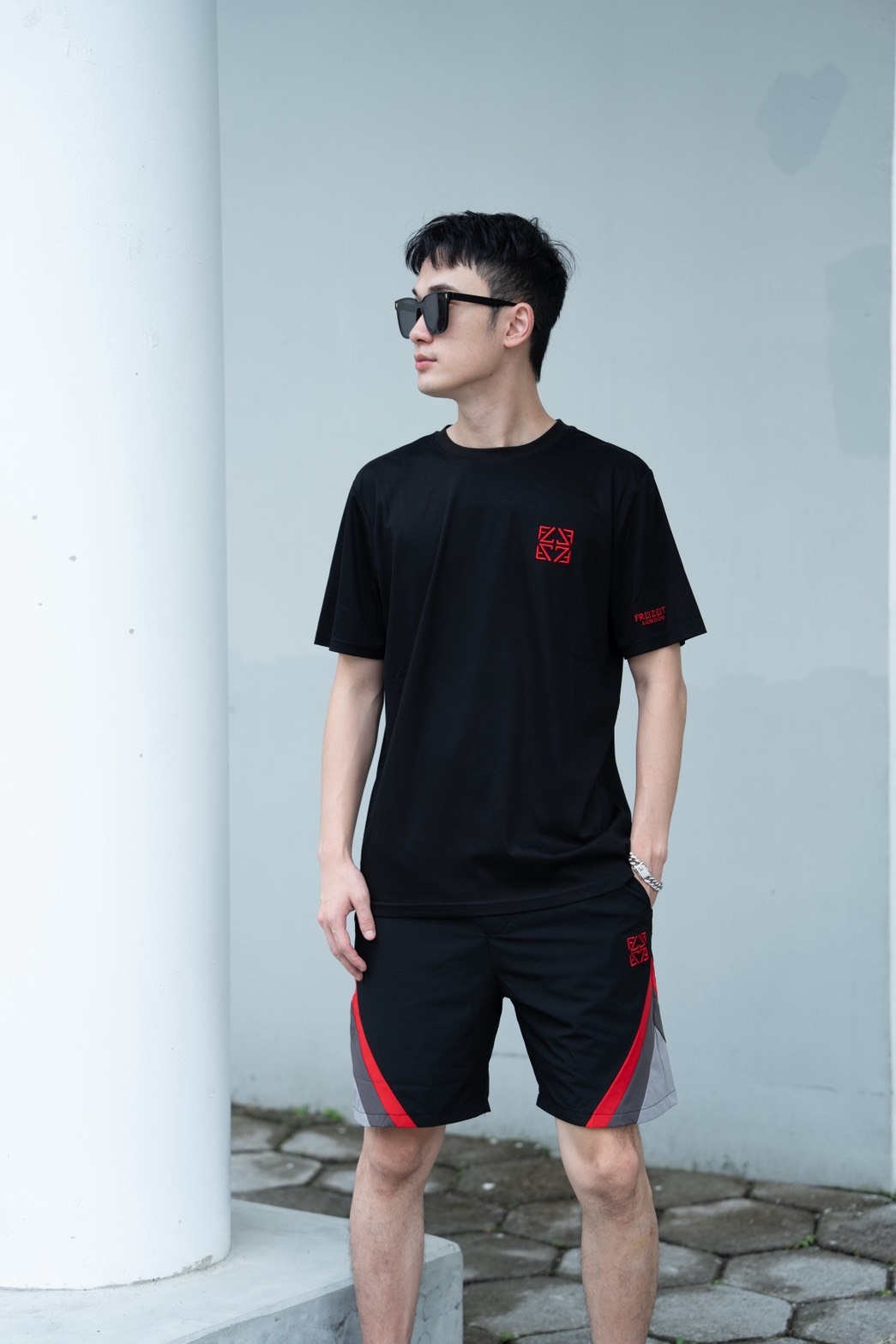 【Freizeit費瑞特】刺繡Logo｜短袖(黑紅)