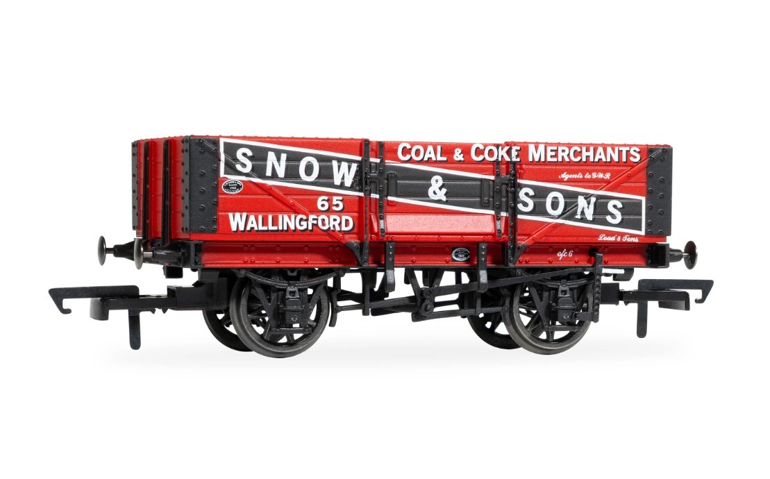 Hornby R60305 OO scale Snow & Sons - 5 Plank Wagon - No. 65