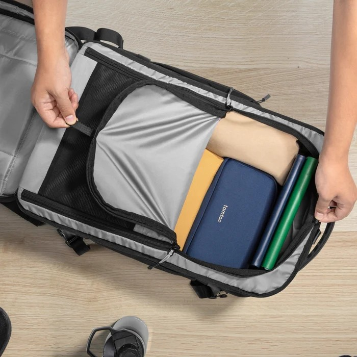 Innovative Clamshell Opening