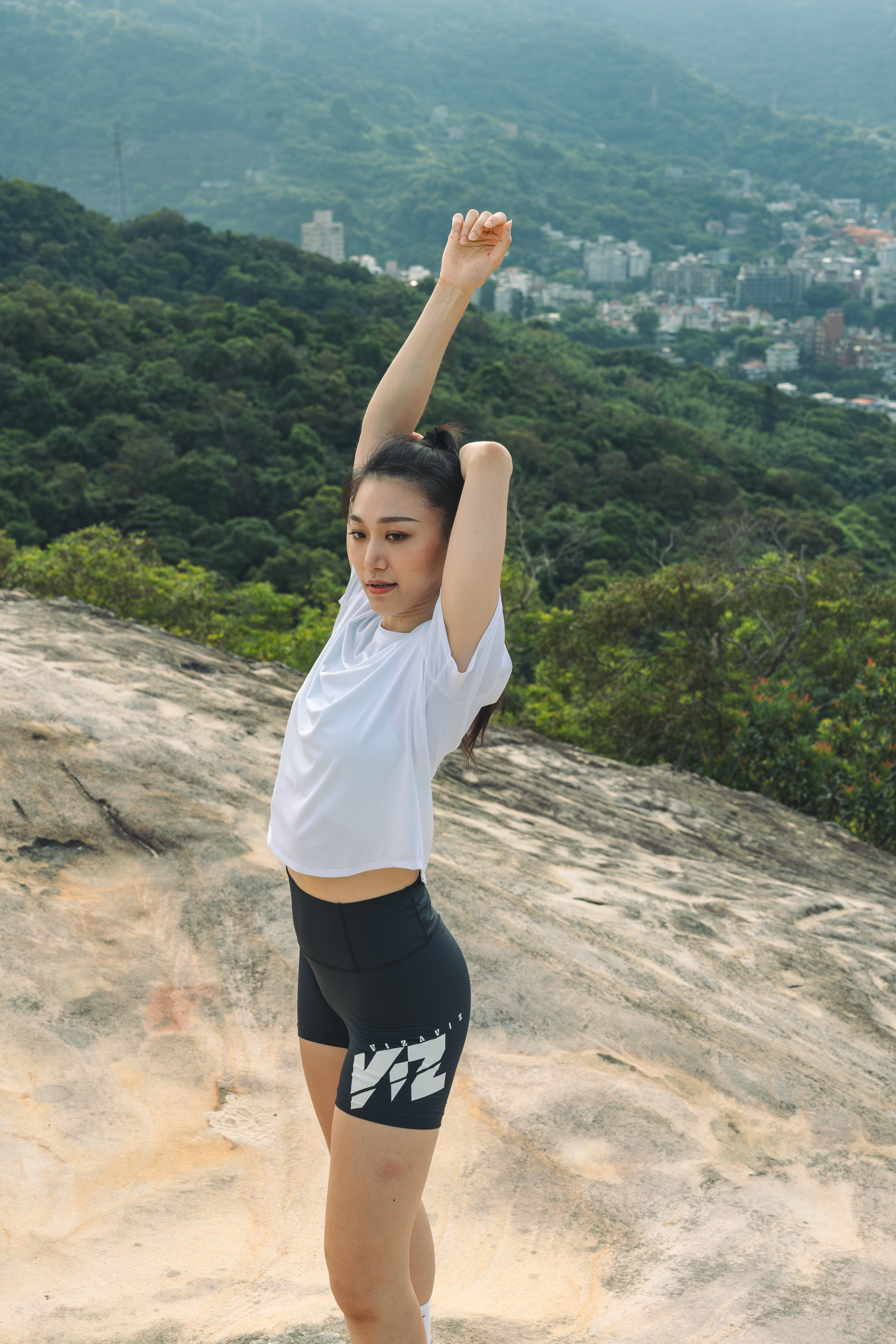 Aero Light Top
