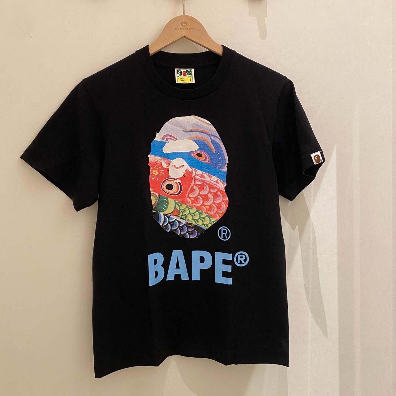 BAPE 鯉魚旗猿人頭限定短 T