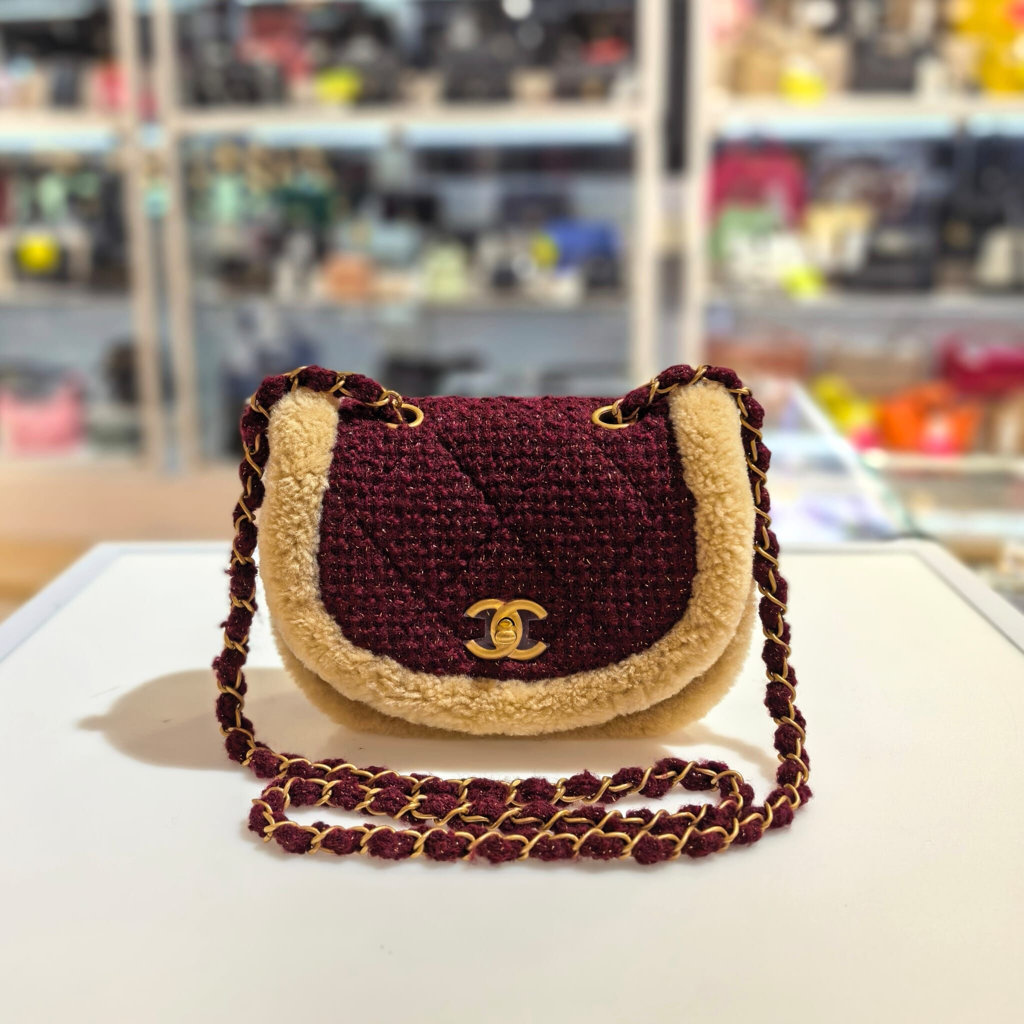 全新CHANEL斜背袋, AS3557, 酒紅色TWEED/羊毛邊/金扣, Mini Messenger, Flap Bag, @晶片 #BRAND NEW #香榭站正品