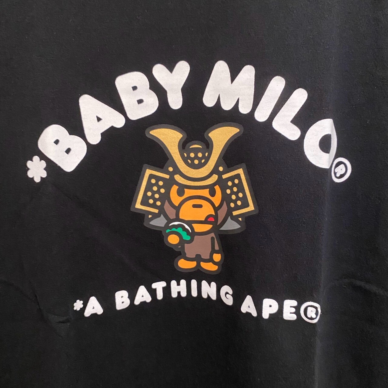 BAPE  Baby Milo兒童節武士頭盔 學院風短T