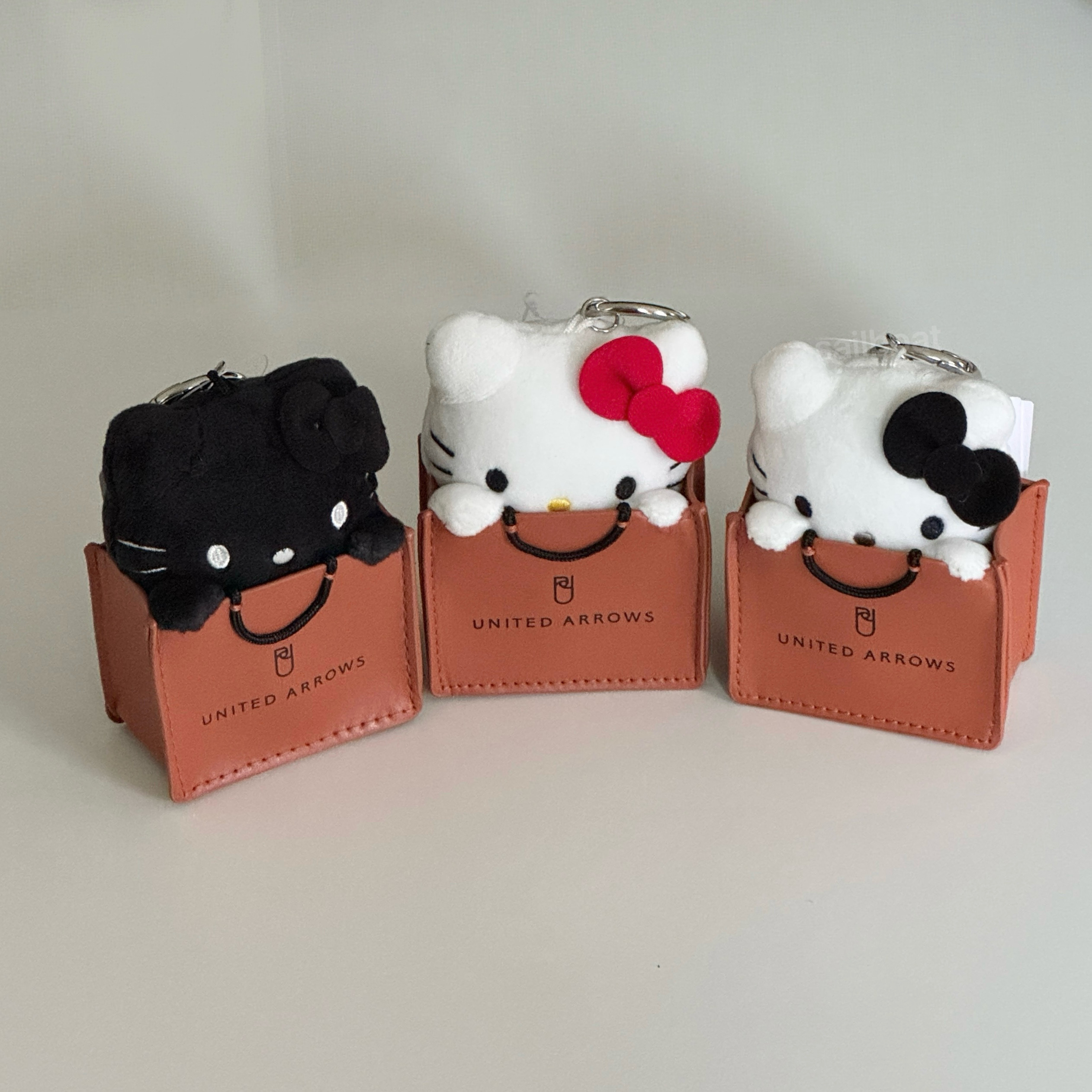 #預購 🇯🇵日本 HELLO KITTY × UNITED ARROWS 凱蒂貓 購物袋吊飾