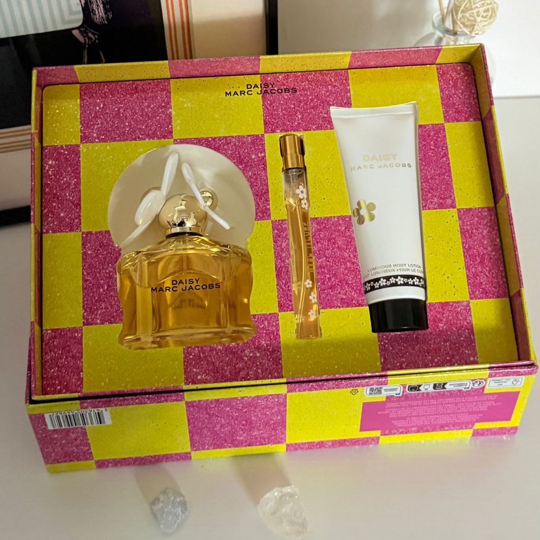 Marc Jacobs DAISY - 小雛菊女士淡香水禮盒套裝  EDT 100mL + EDT 10mL + Body Lotion 75mL