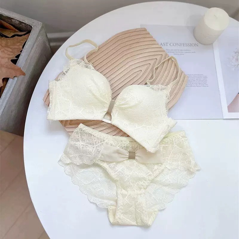 露娜👙甜美蕾絲內衣