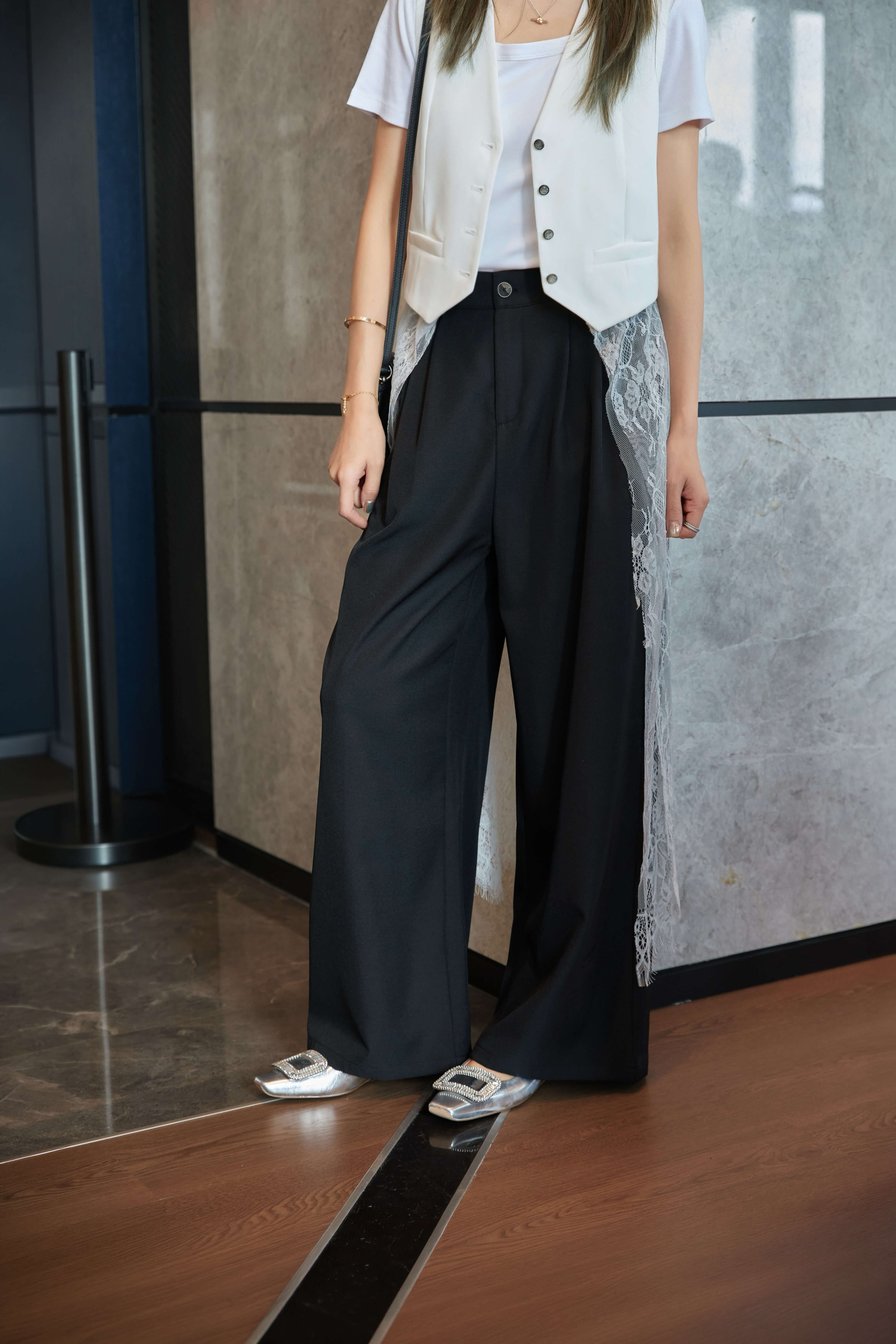 Wide Leg Pleated Suiting Pants_PT2510L11B