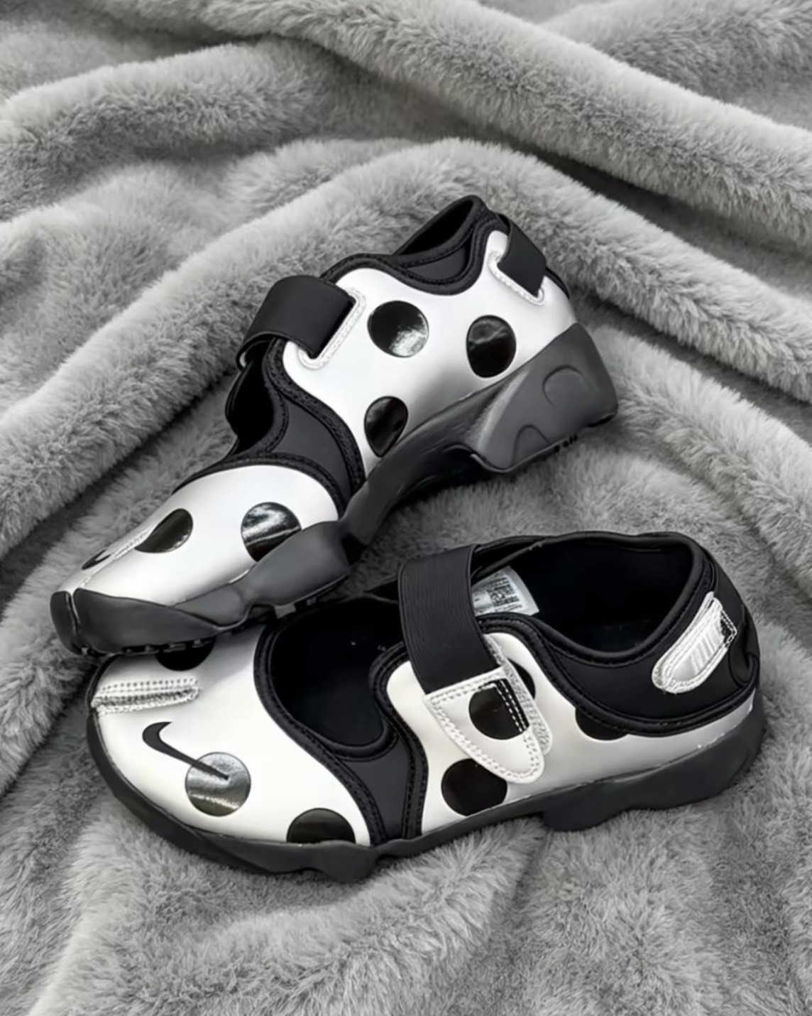 【預購】NIKE AIR RIFT 銀色點點 IR1226001