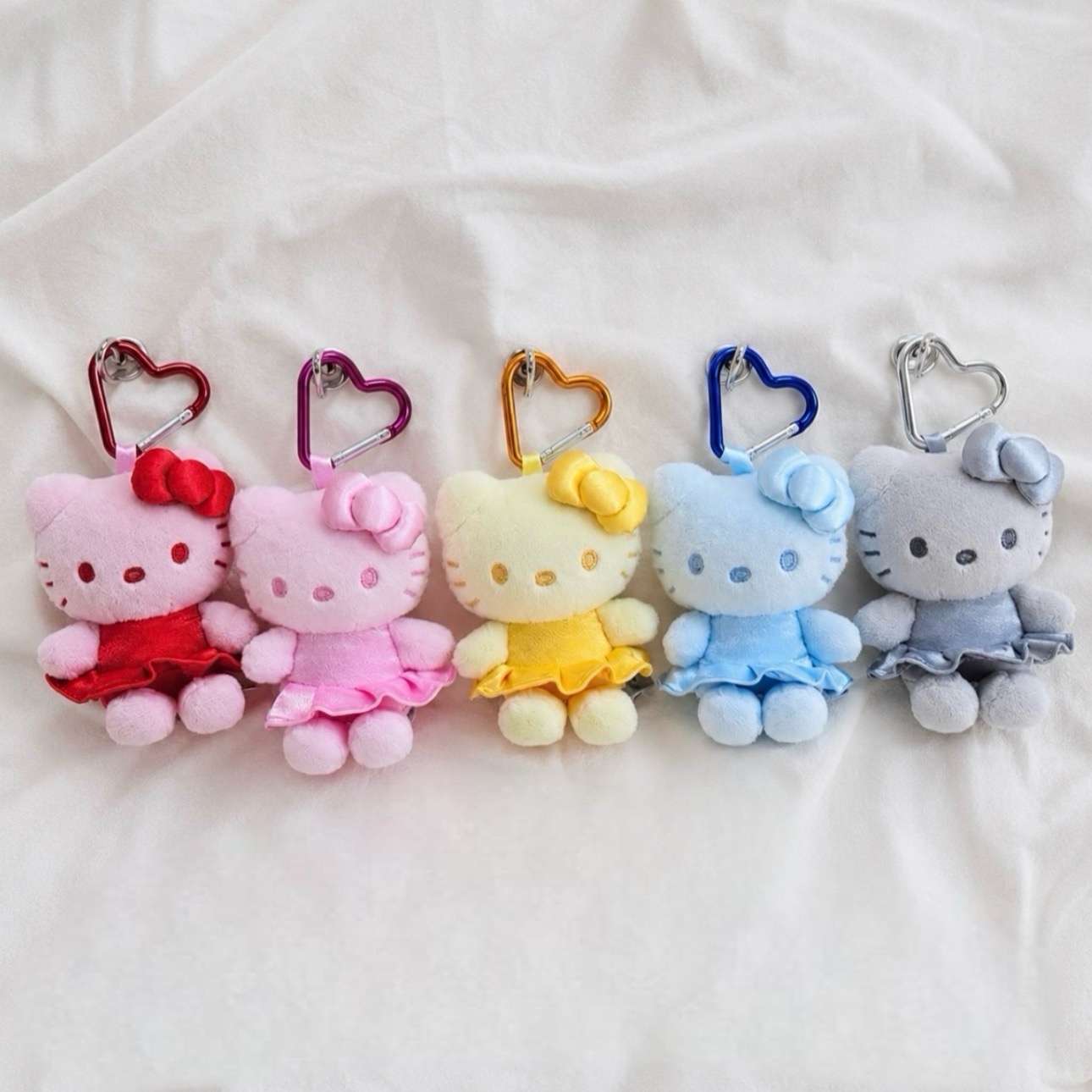 SANRIO HELLO KITTY 繽紛 珠光裙 吊飾 凱蒂貓 三麗鷗