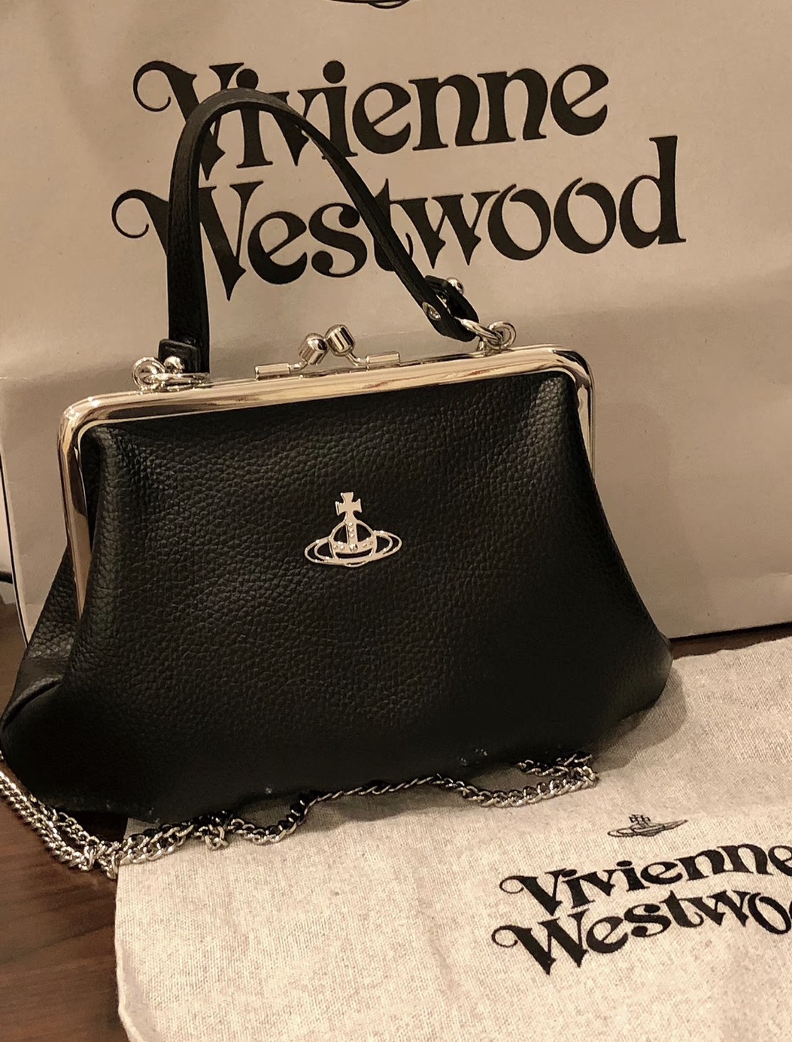 <時髦的餃子🪐> Vivienne Westwood 西太后 Granny Frame clutch bag 餃子包