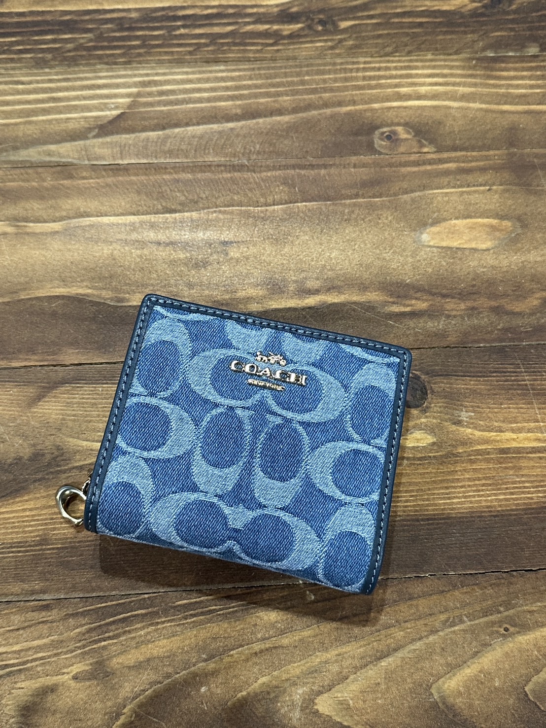 Coach 牛仔藍 布面滿版 C字拉鍊 短夾 女生短夾