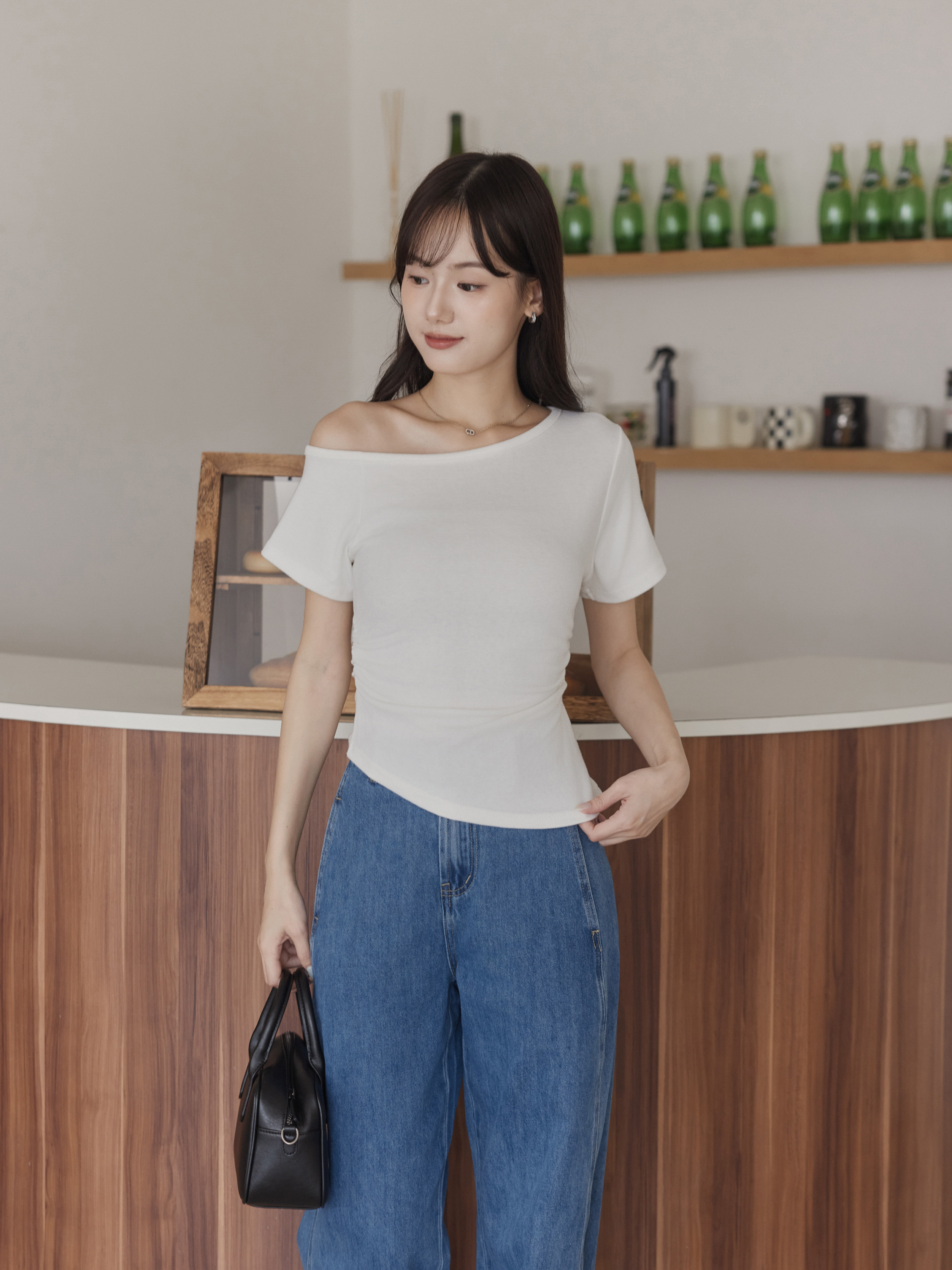 アシンメトリーネック サイドギャザー ショート丈Tシャツ