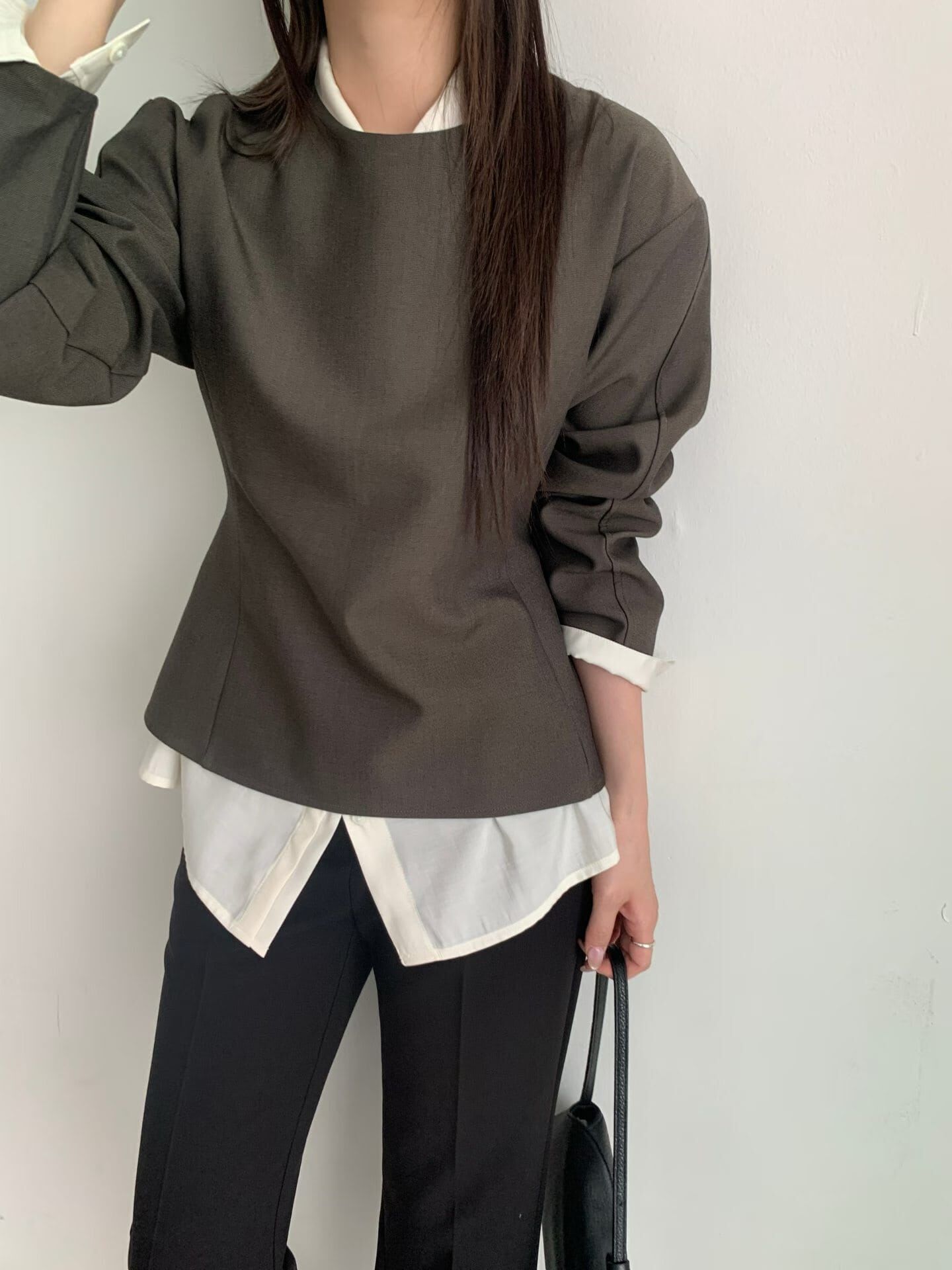 AU7138 修腰線圓領上衣