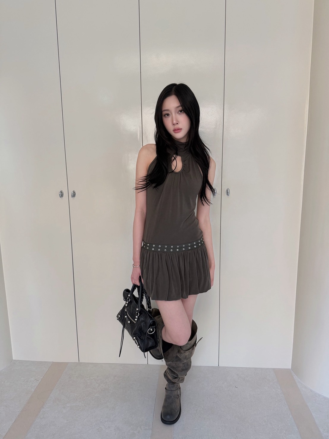 9.amez project   glowy mood cutout dress 挖洞皺皺洋裝 （gray)