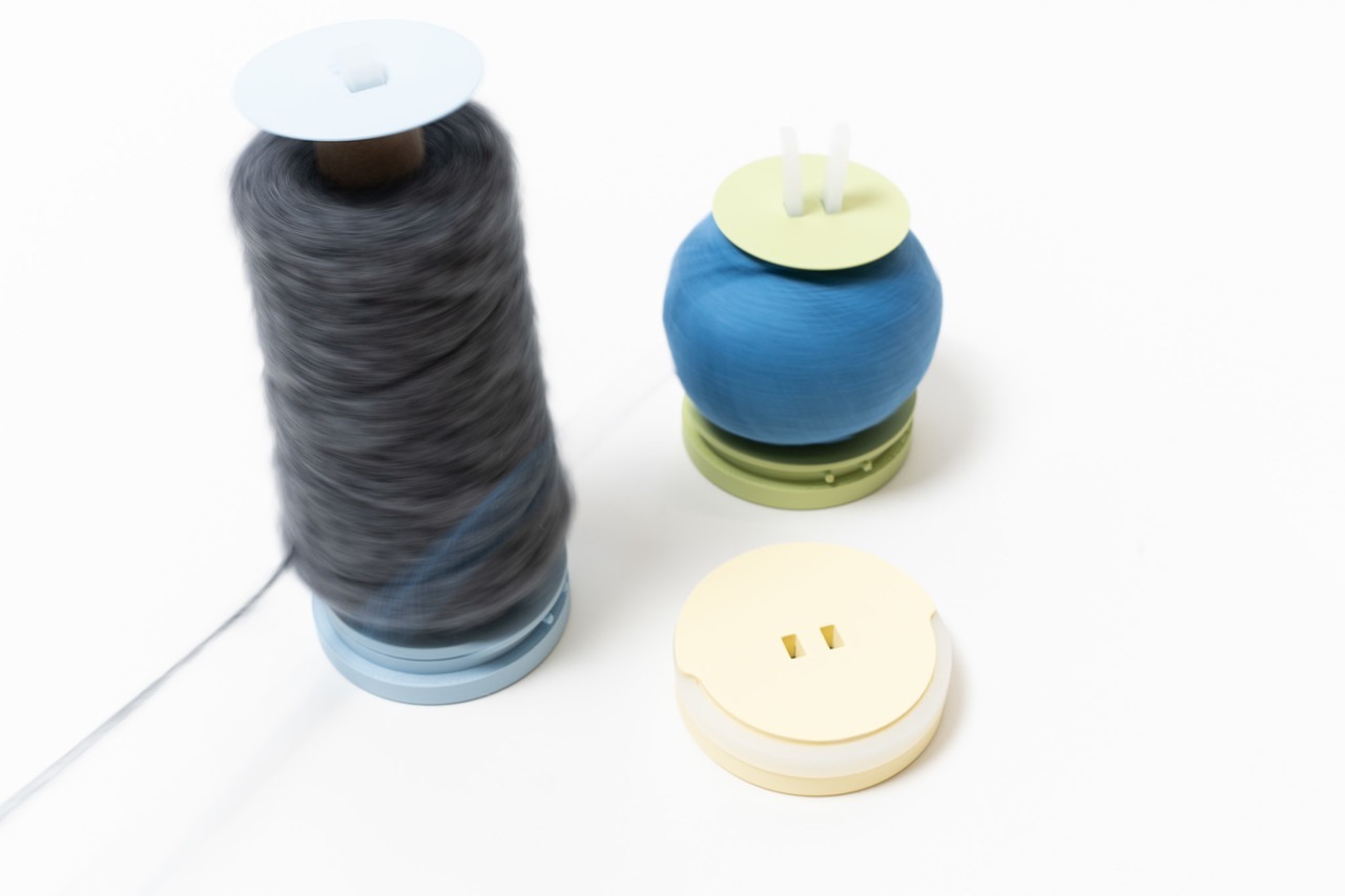 Smile Yarn Holder | 微笑線軸 | GONGSISABUN