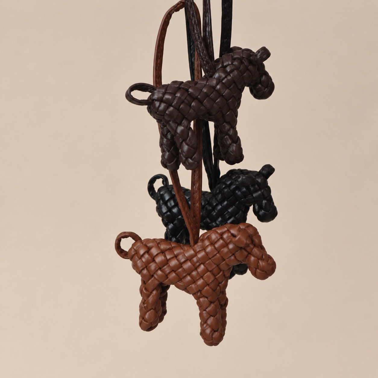 1CA0906-109 [CALONGE] 7mm Tube Sheep Horse Charm (EU)