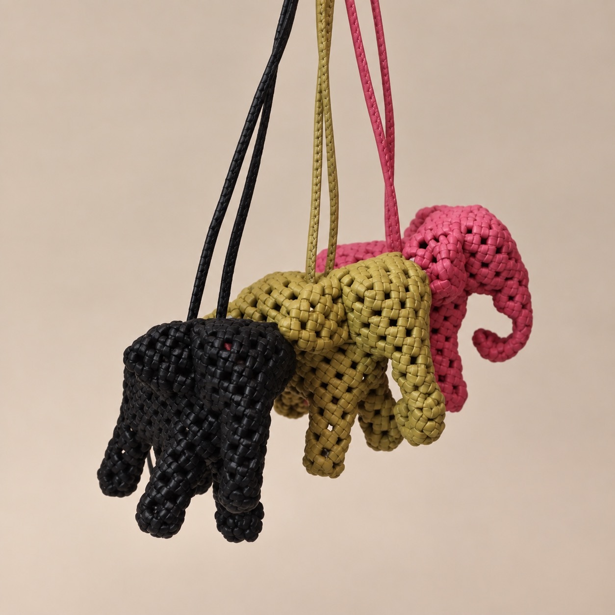 1CA0906-110 [CALONGE] Flower Mignon Sheep Elephant Charm (EU)