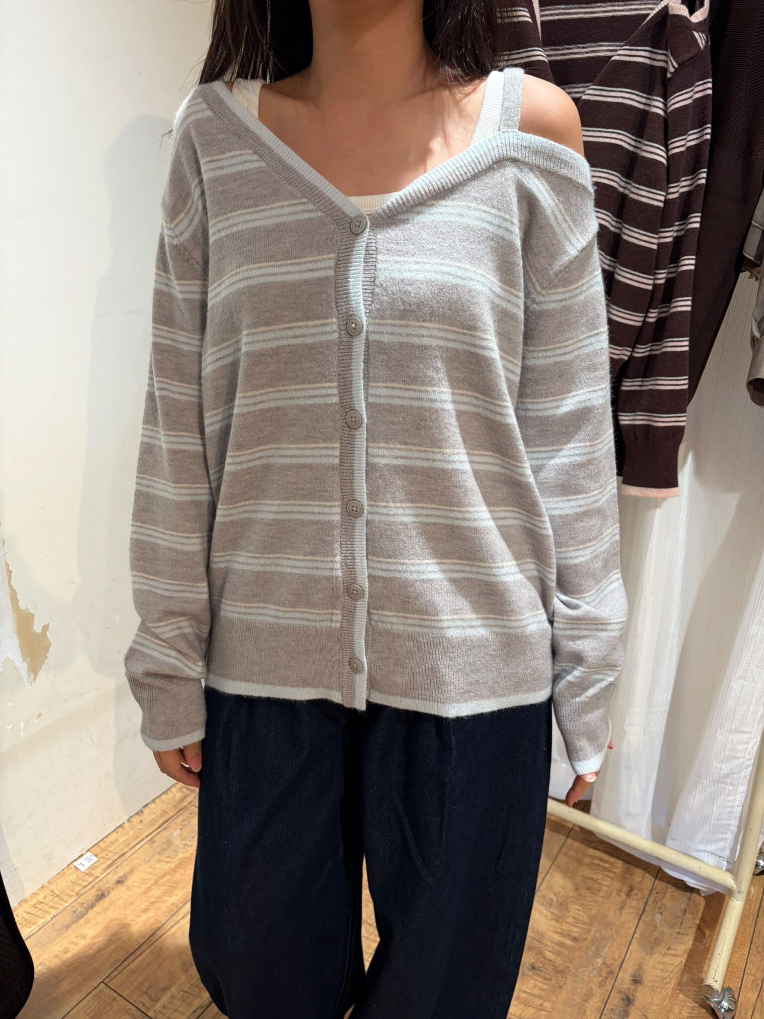 Odo 915 橫間跌單肩top reorder