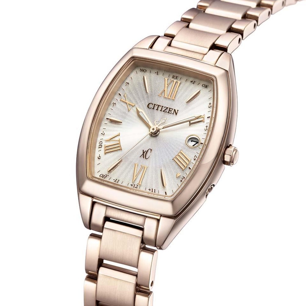 萬年鐘錶 - Citizen 星辰錶  XC   櫻花粉紅金優雅酒桶型光動能電波錶 ES9395-53A 錶徑26MM
