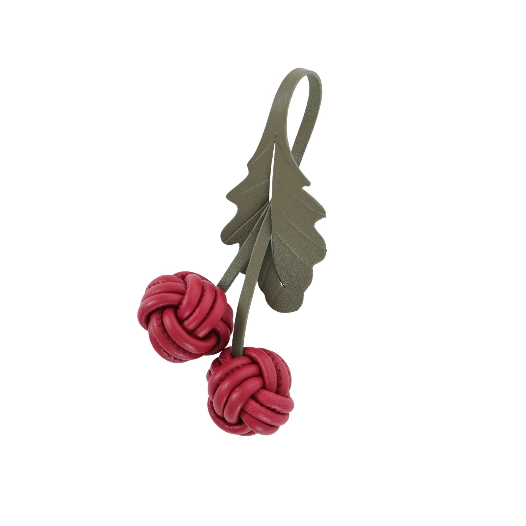 1CA0906-111 [CALONGE] Sheep Cherry Charm (EU)