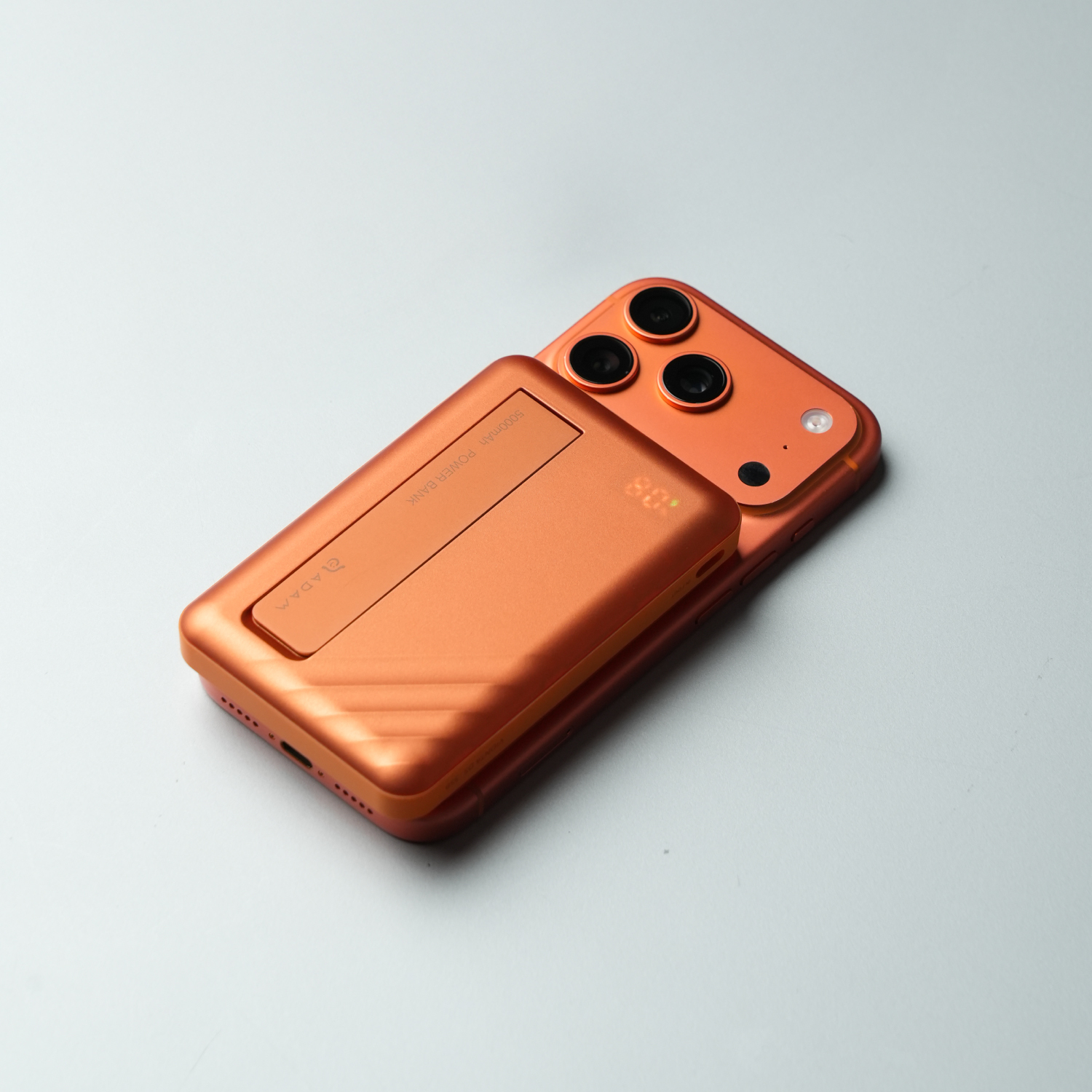 VIONTA D5 Qi2 Solid-State Power Bank with Stand