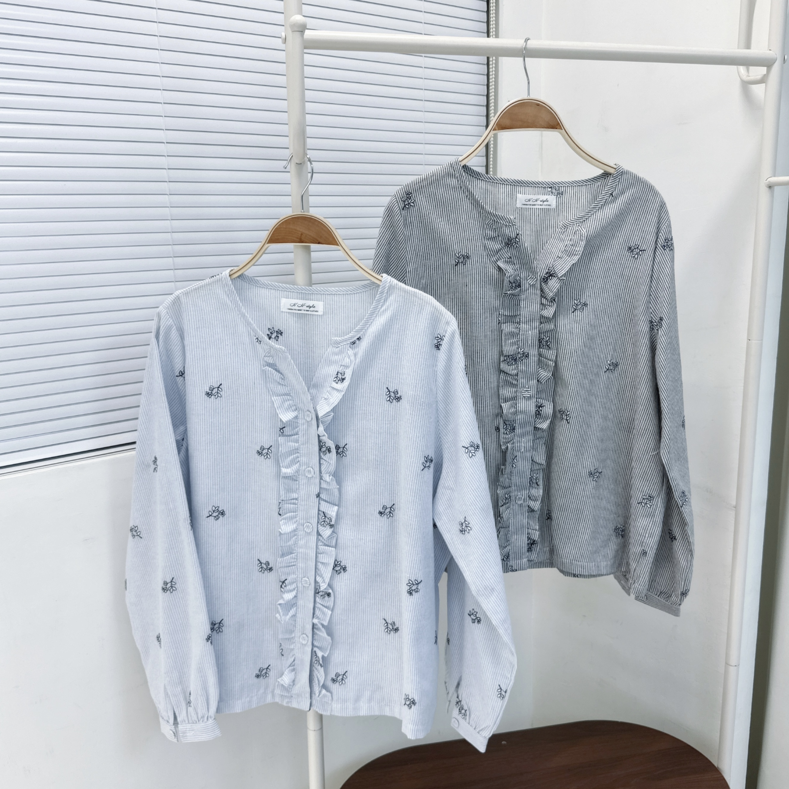 【廠家制】幼條紋繡花TOP (K18-K19)