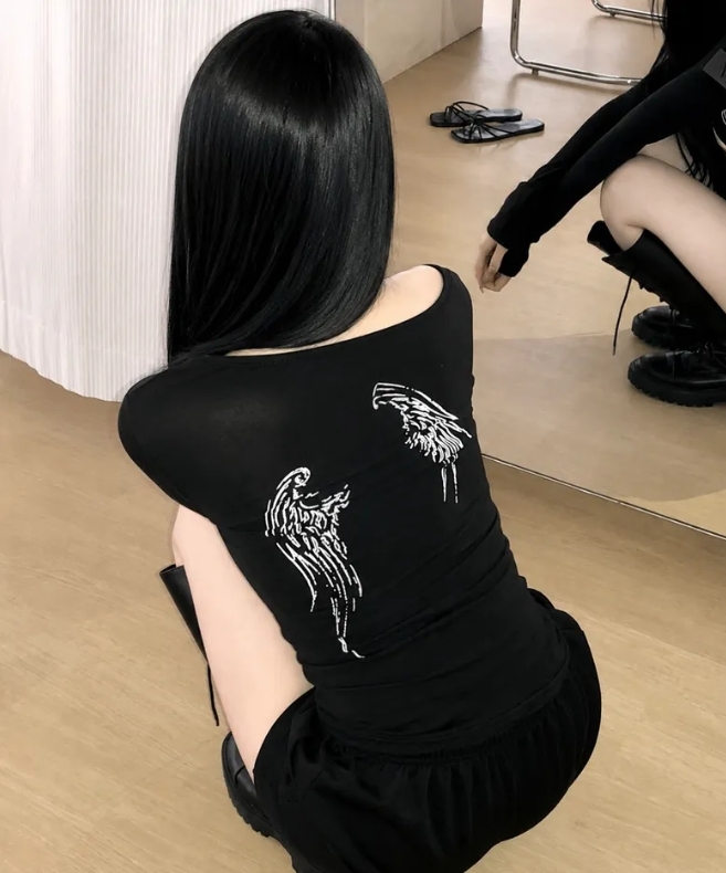 （現貨）韓牌 MUCENT ETHER ANGEL 翅膀 修身 長袖 P0000CMQ