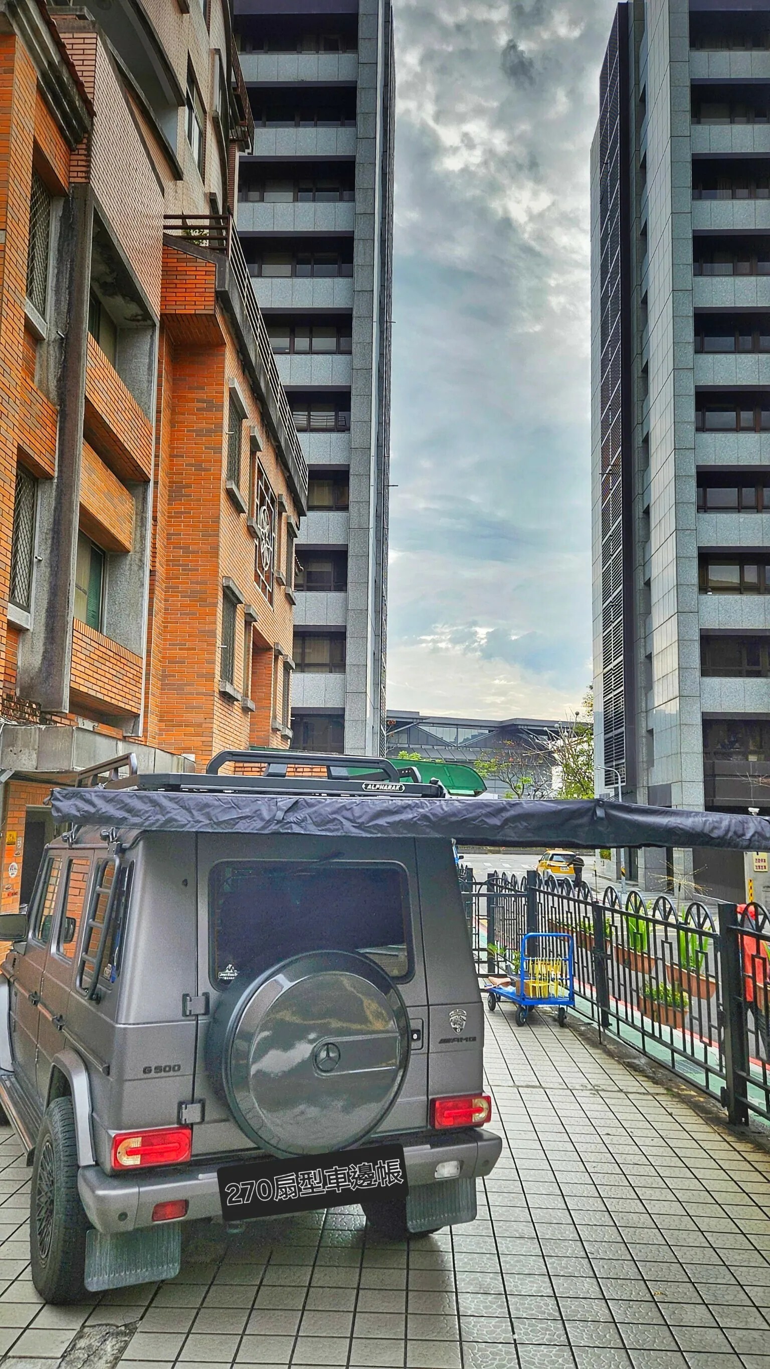 G-Class 黑蝙蝠270與側開尾門後備胎配置