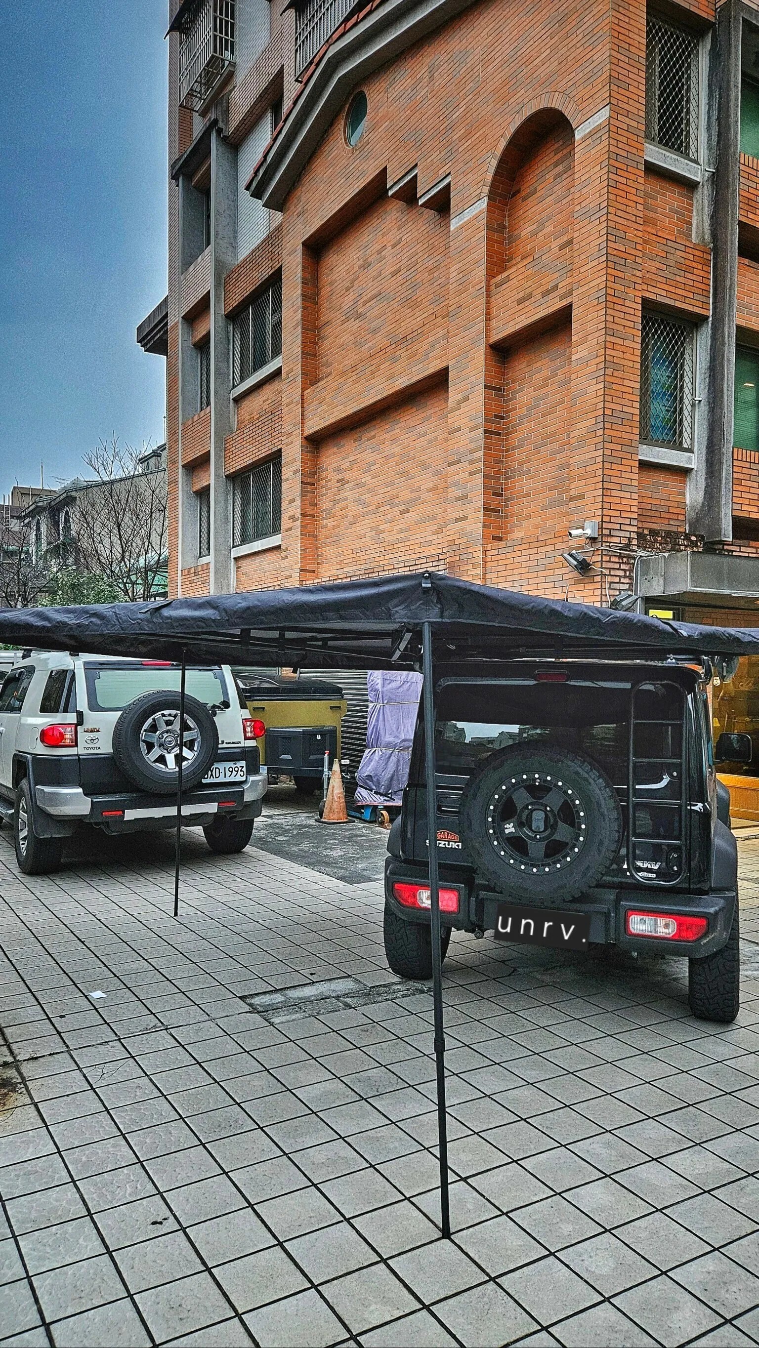 Jimny 270度車邊帳與後備胎配置|unrv.專業安裝