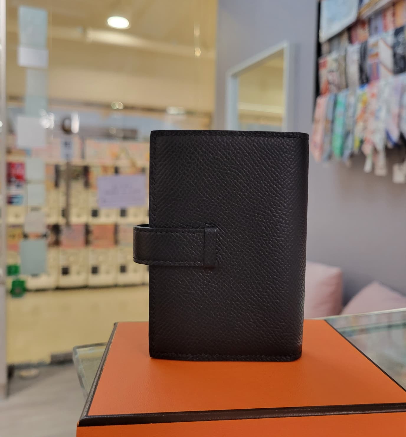Hermes mini bearn card holder so black (coins & card)