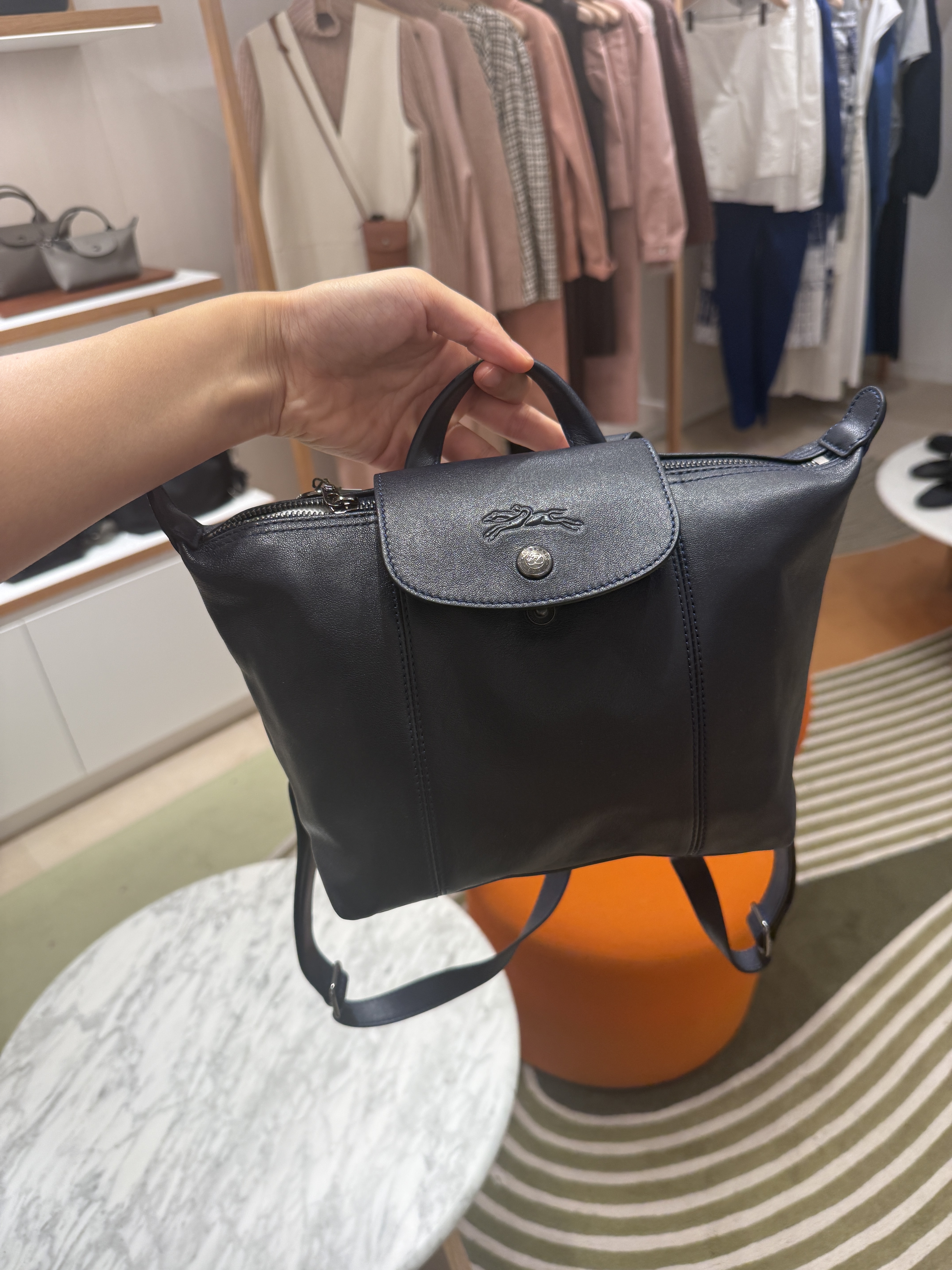 Longchamp le pliage cuir dumpling backpack navy black