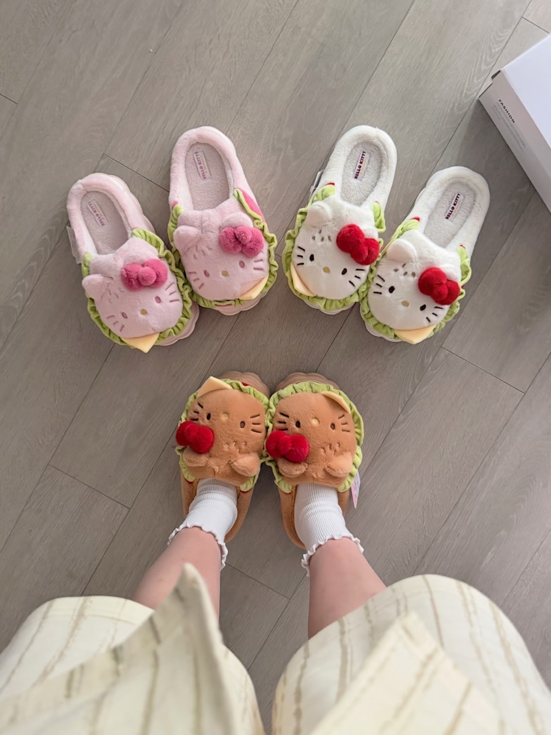 正版授權 SANRIO 三麗鷗 可愛漢堡 HELLO KITTY 毛絨包頭棉拖鞋