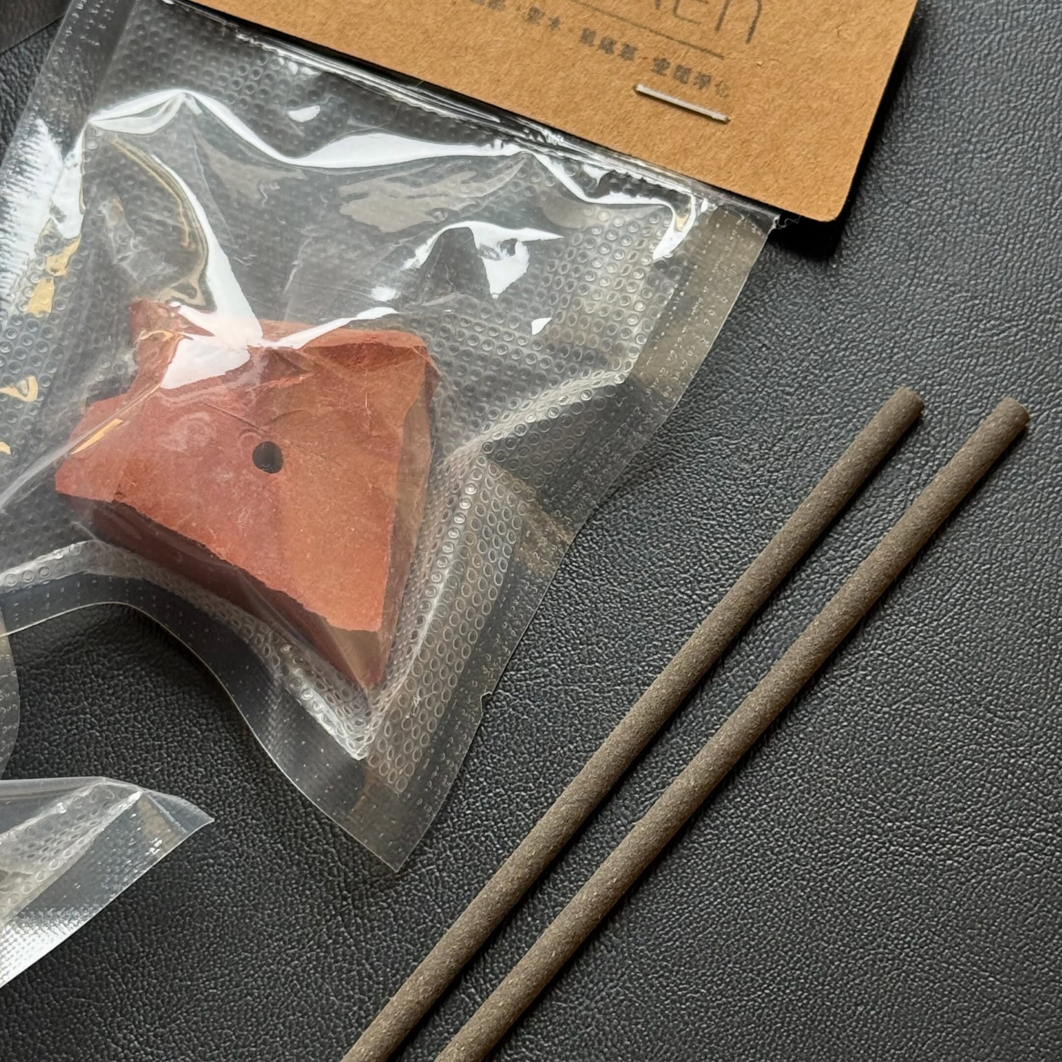 [原石] 紅碧玉 原礦 線香座