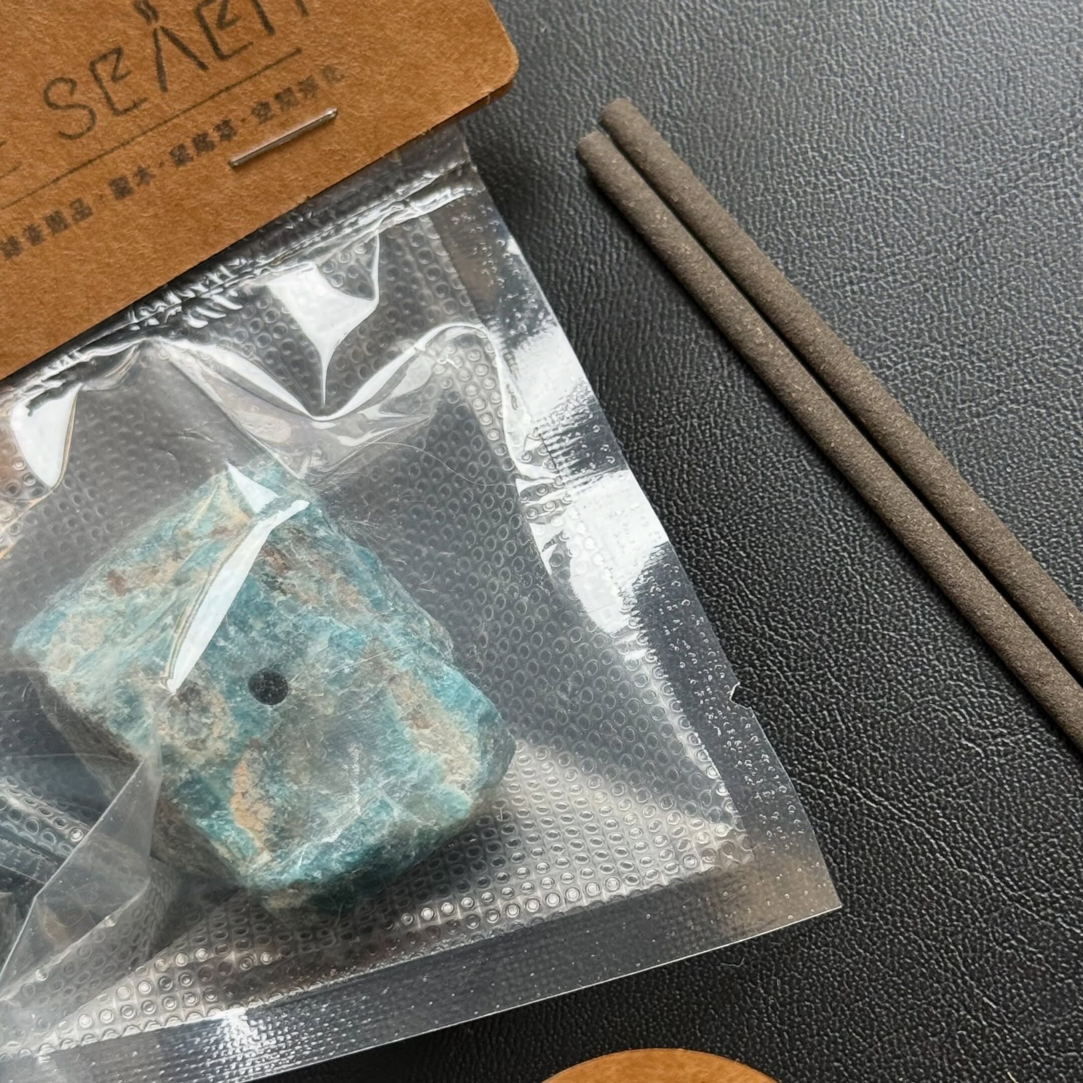 [原石] 藍磷灰石 原礦 線香座