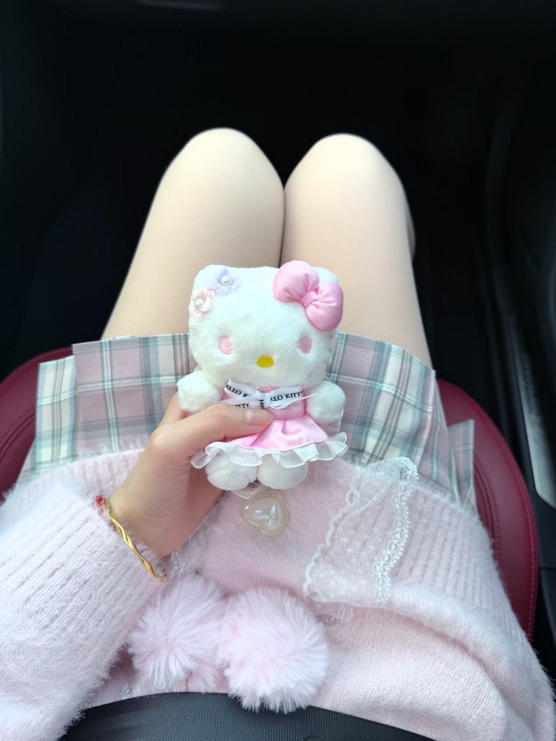 正版授權 HELLO KITTY 蝴蝶結裙裝 毛絨公仔 掛件 吊飾