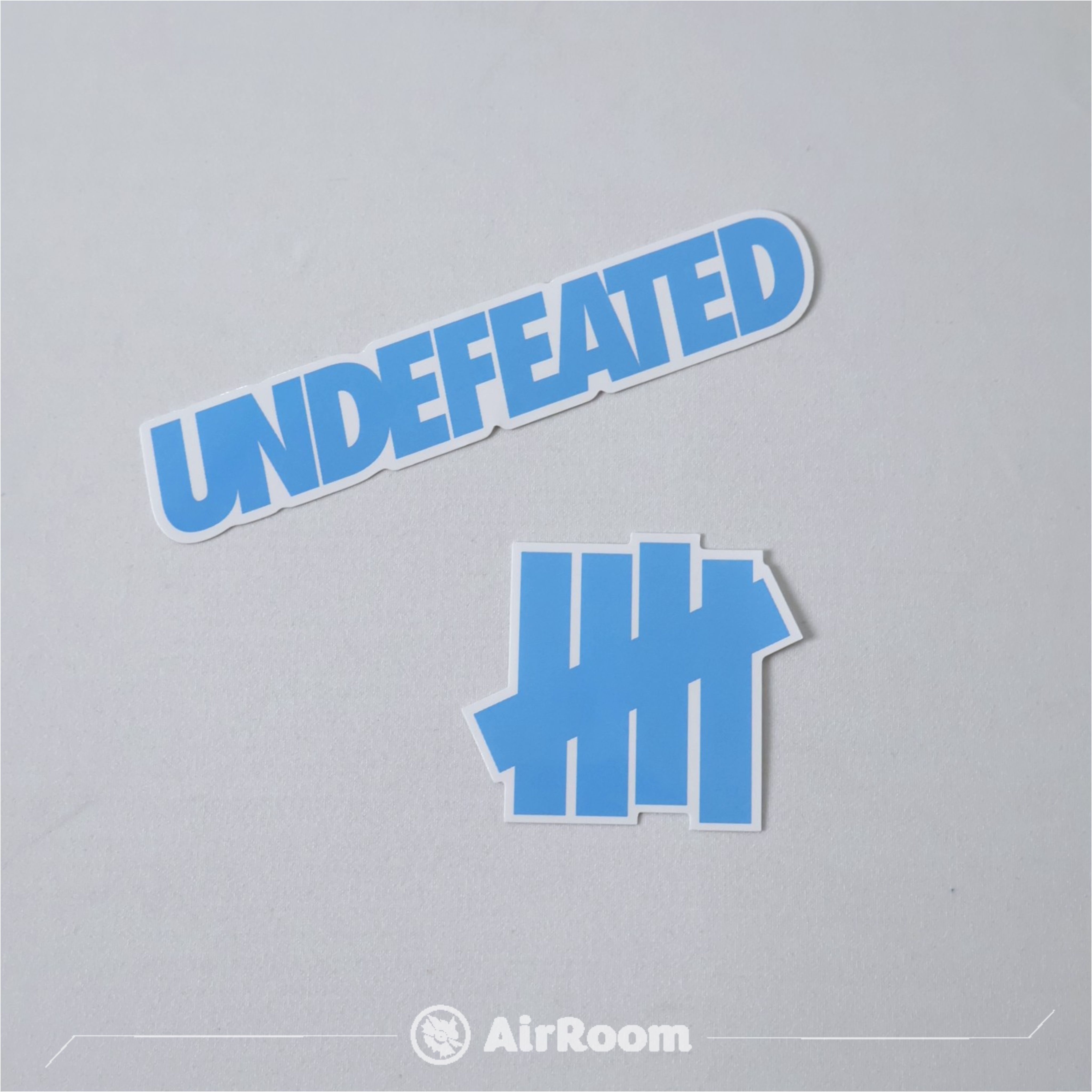 2026AW UNDEFEATED LOGO 字樣 貼紙