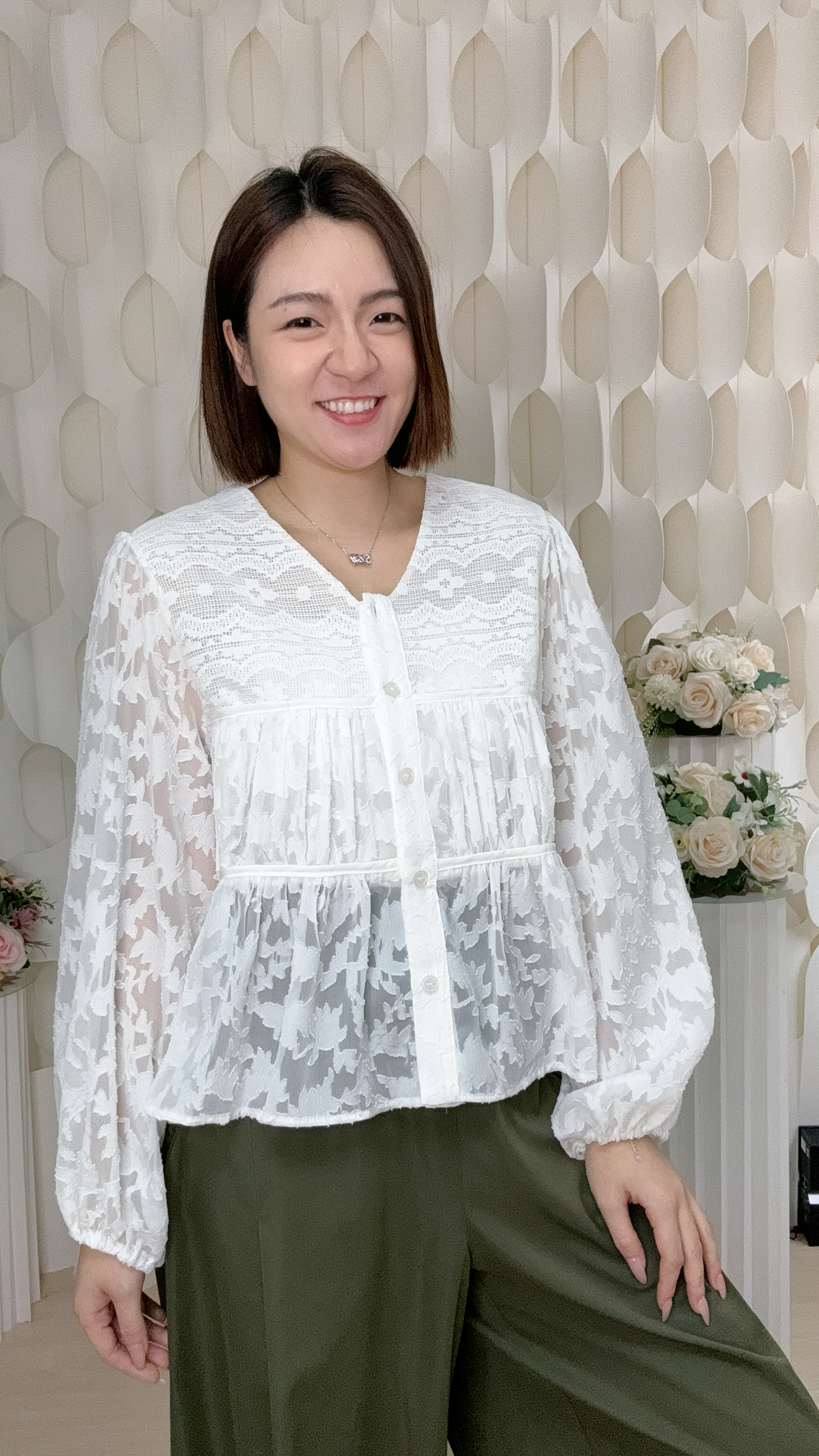 蕾絲雕花抓皺上衣 (胸44 腰40 長21吋) 58784 #0709clo