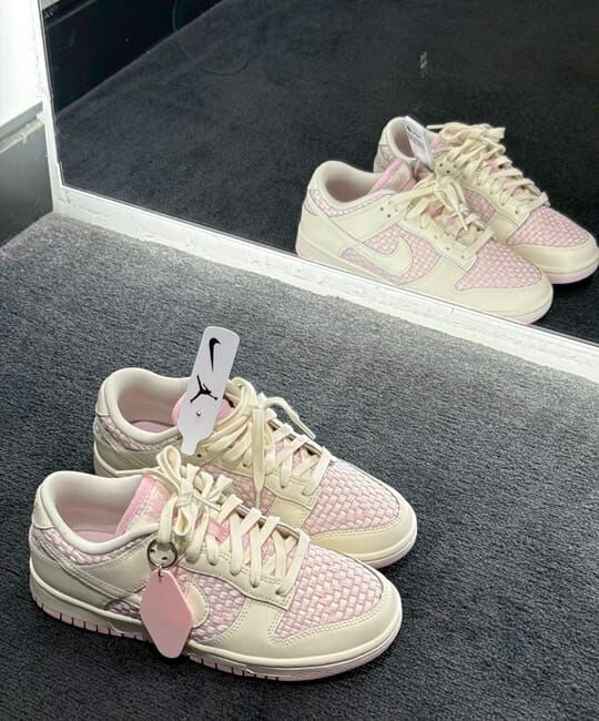 【預訂】NIKE DUNK LOW 奶油粉紅 編織棋盤格-WOMEN