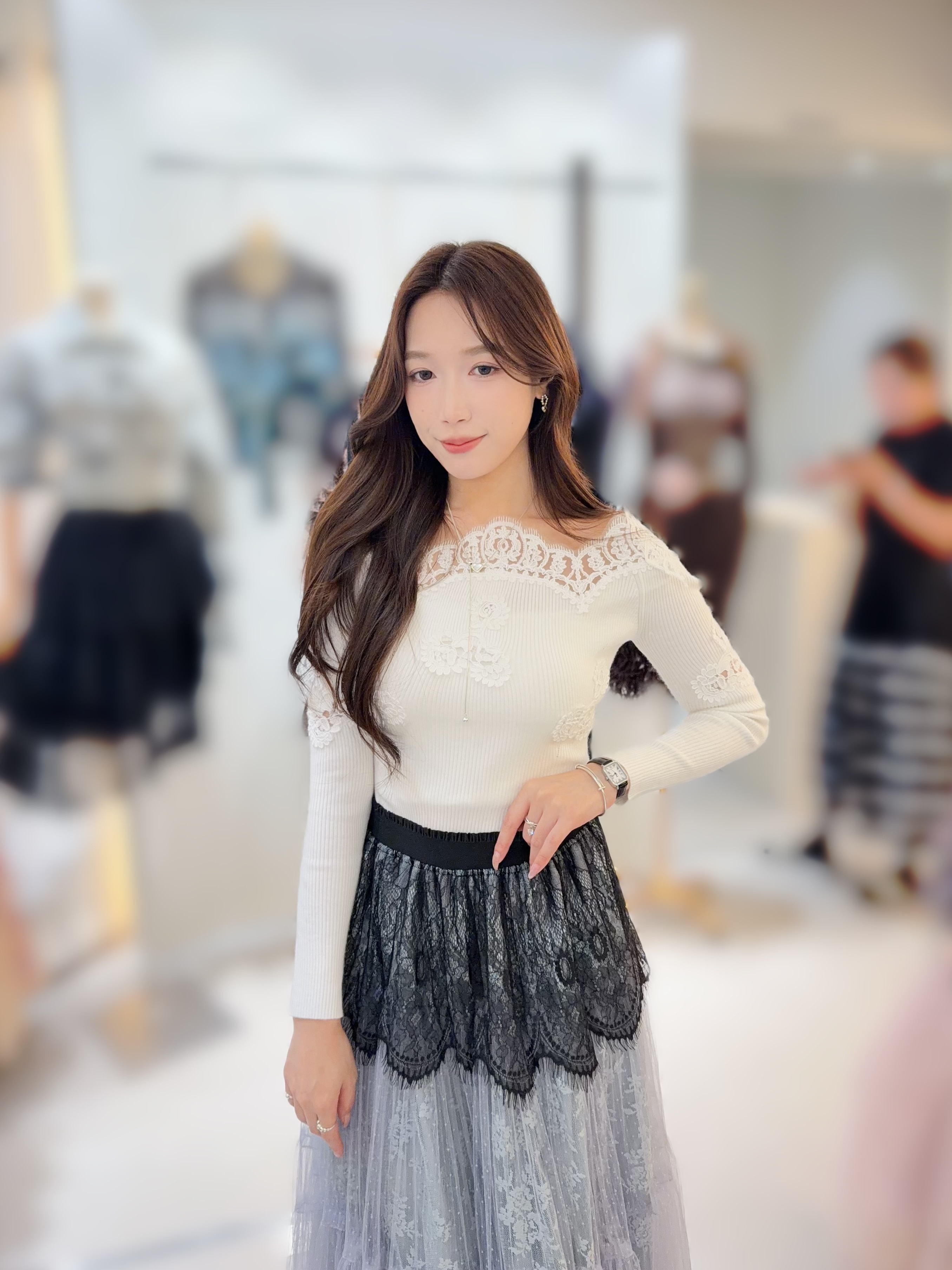 AW30 校長自留價  胸32-42 長20 $559