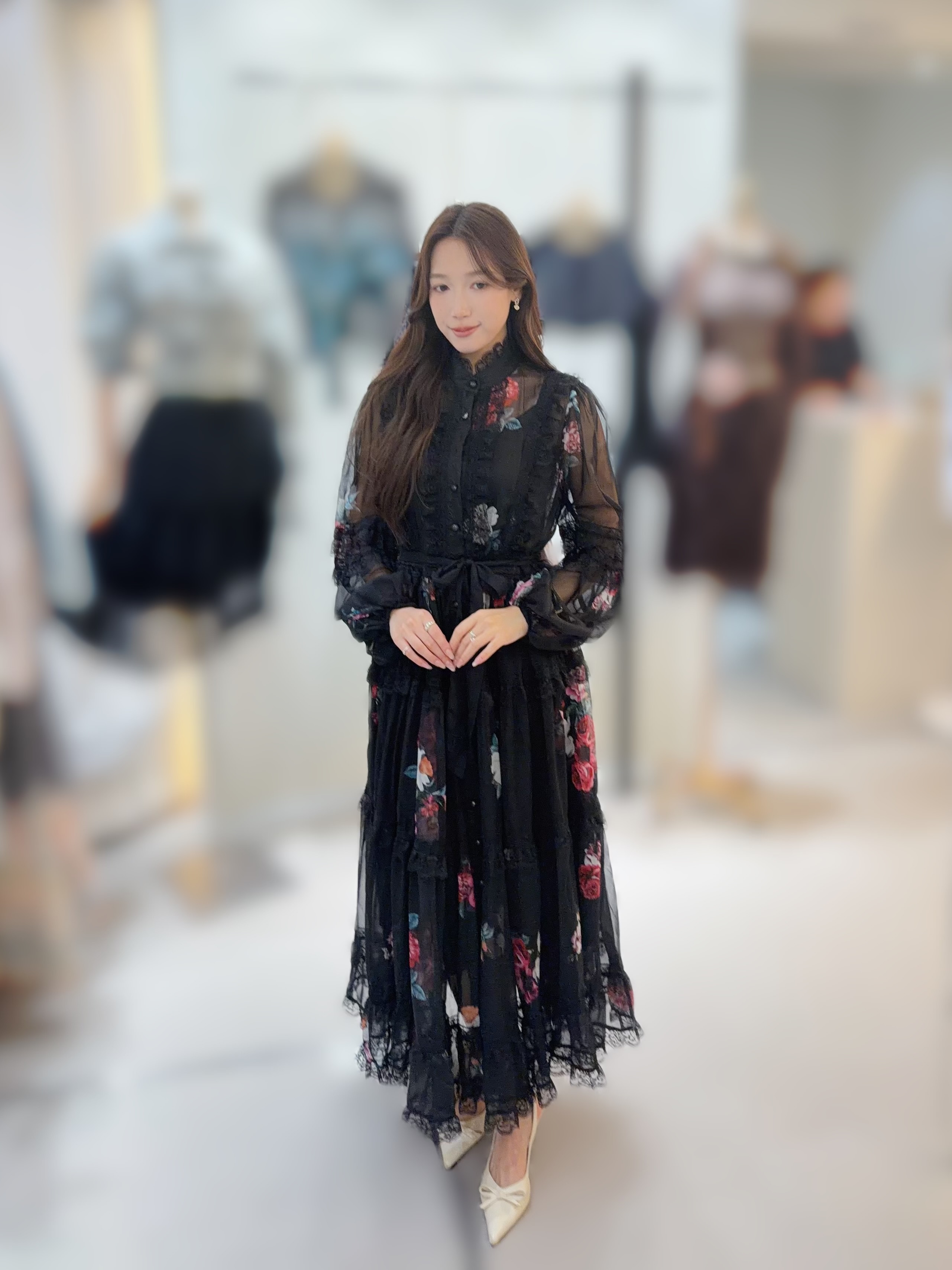 AW18 吊帶裙:胸39-54 腰37-52 HIP44-60 長43 外裙:胸46 腰36 HIP68 長52 $899
