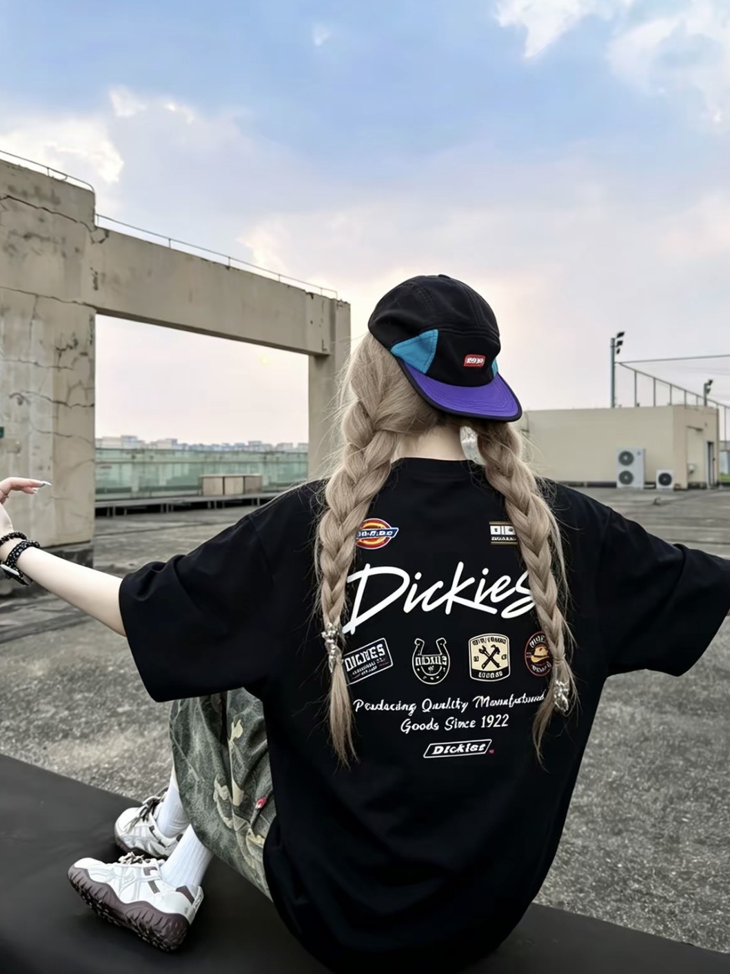 （現貨）Dickies 簽名logo 復古徽章 短T DKU262NKTSG8