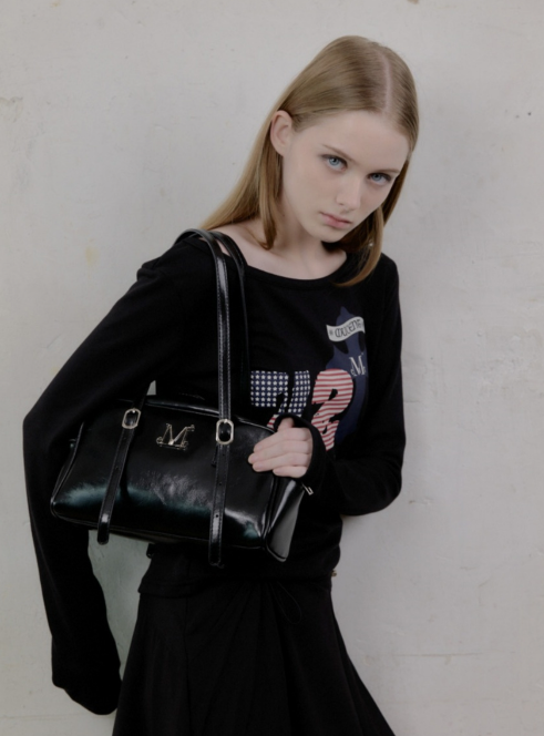 【韓國預購】KRD090712 MUCENT LUIN METAL LOGO BAGUETTE BAG UNISEX