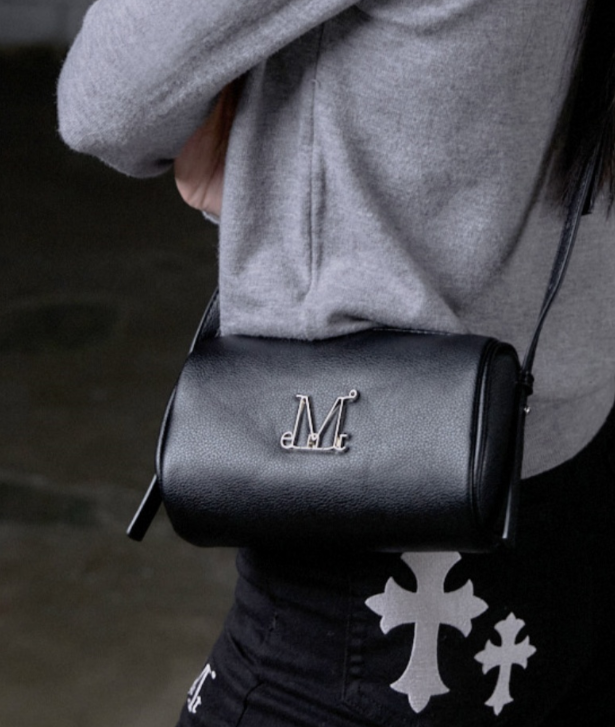【韓國預購】KRD090715 MUCENT ARA METAL LOGO MINI SHOULDER BAG UNISEX