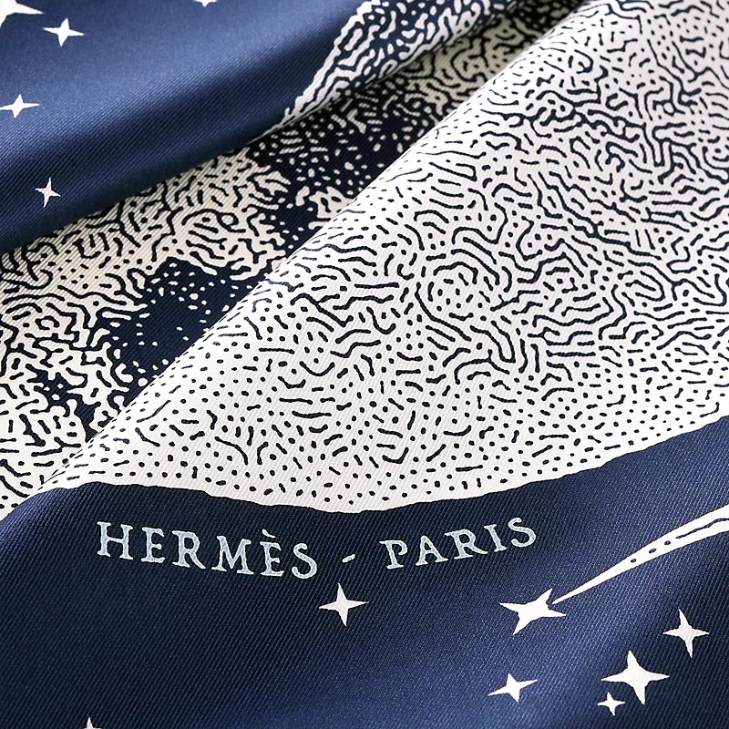 HERMES Clair de Lune scarf 70 Marine / Blanc / Bor