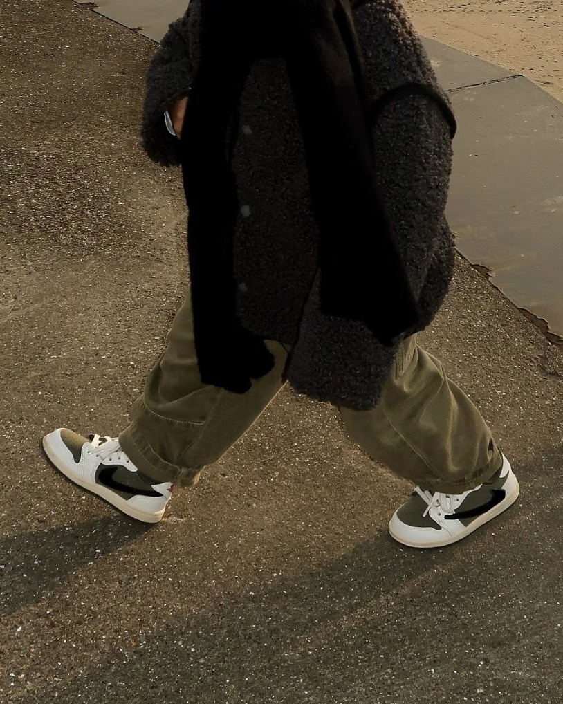 TRAVIS SCOTT X NIKE AIR JORDAN 1 LOW OG SP 童鞋 "MEDIUM OLIVE" 童鞋 橄欖綠 DO5442-200 DO5441-200