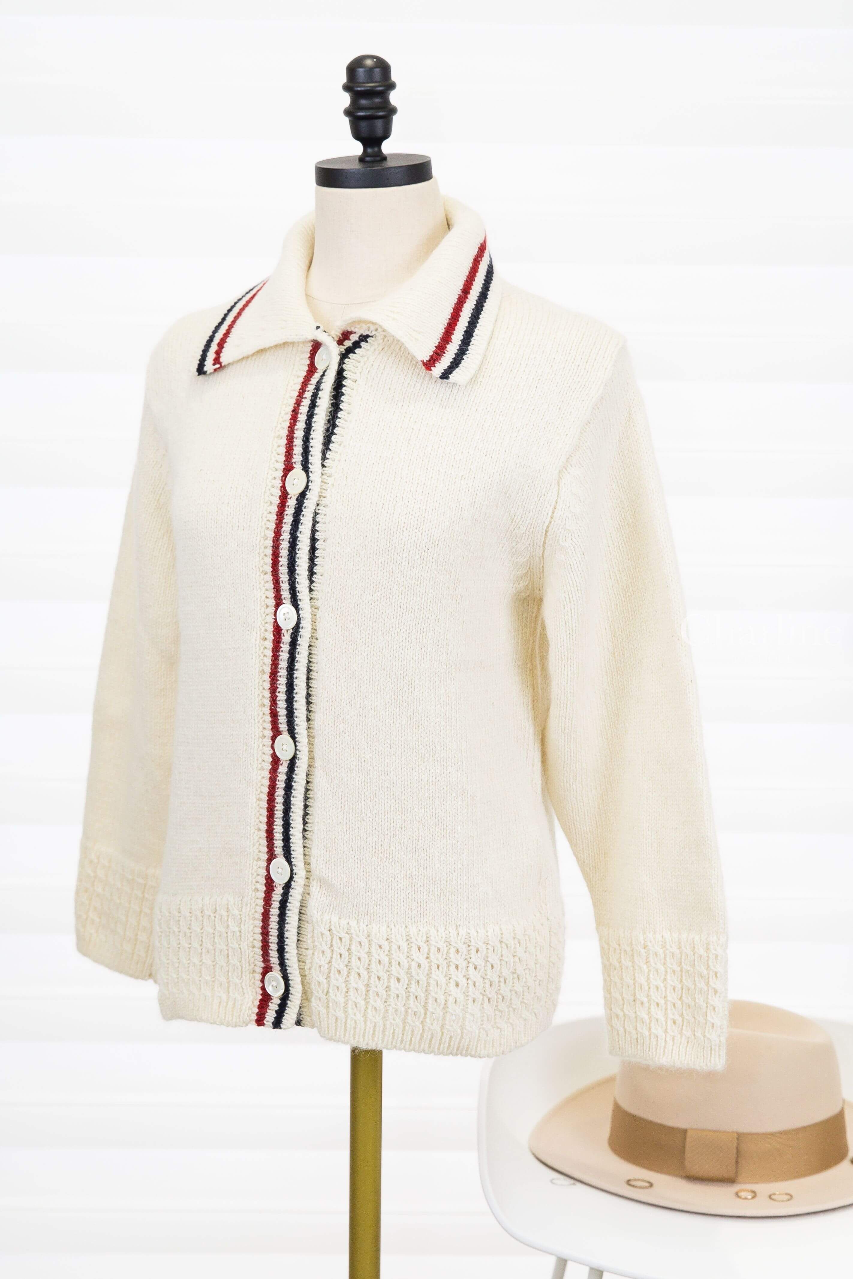 Thom Browne Donegal Rwb Stripe Hector Pointelle Cardigan 白色紅藍條紋後背臘腸狗針織羊毛混馬海毛開襟長袖外套 另一側斜角與紅白藍條紋門襟